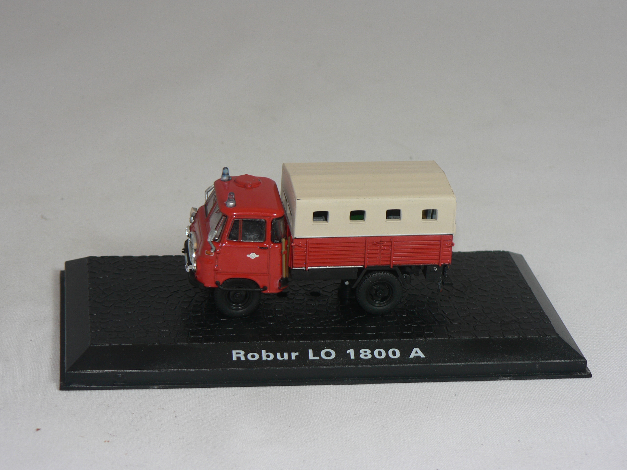 Robur Lo 1800 A  Brandbil  1:76  Atlas - 3