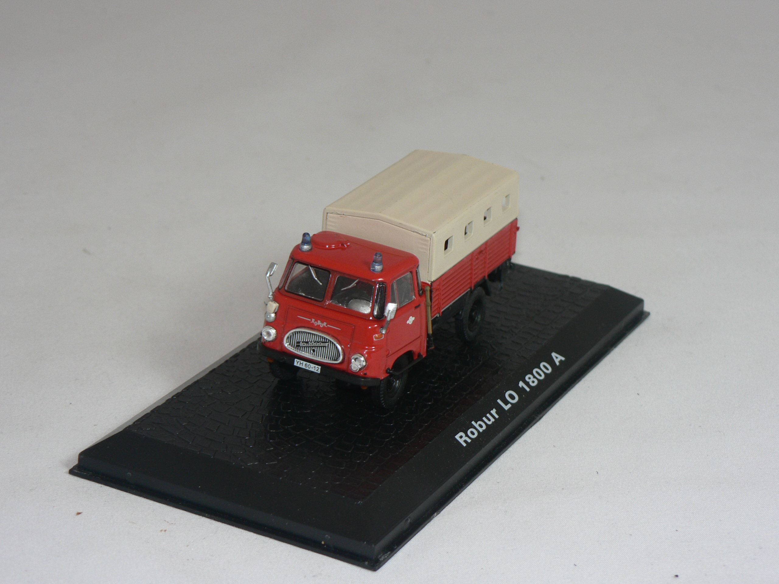 Robur Lo 1800 A  Brandbil  1:76  Atlas