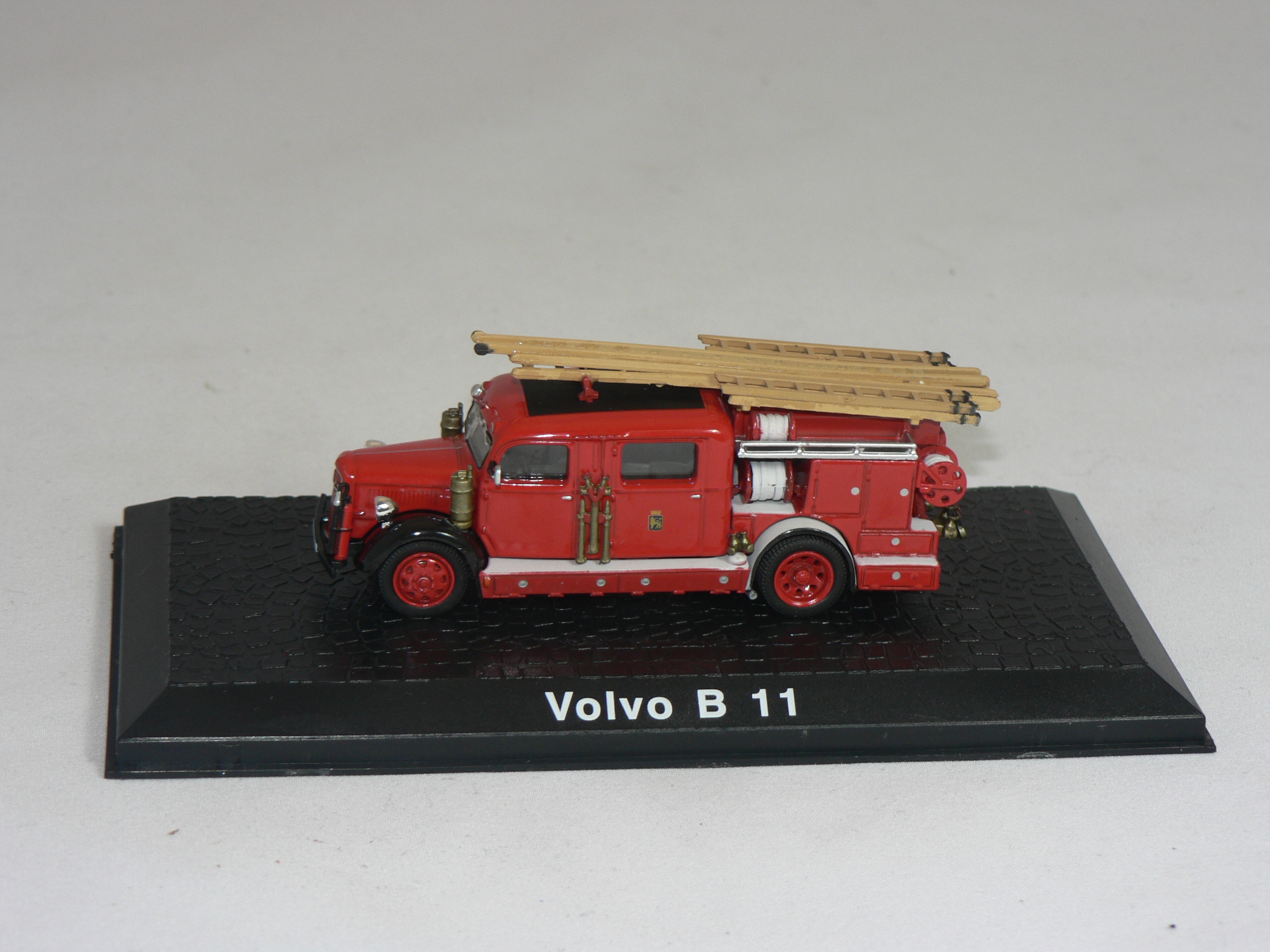 Volvo B 11  Brandbil  1938 1:72  Atlas - 3