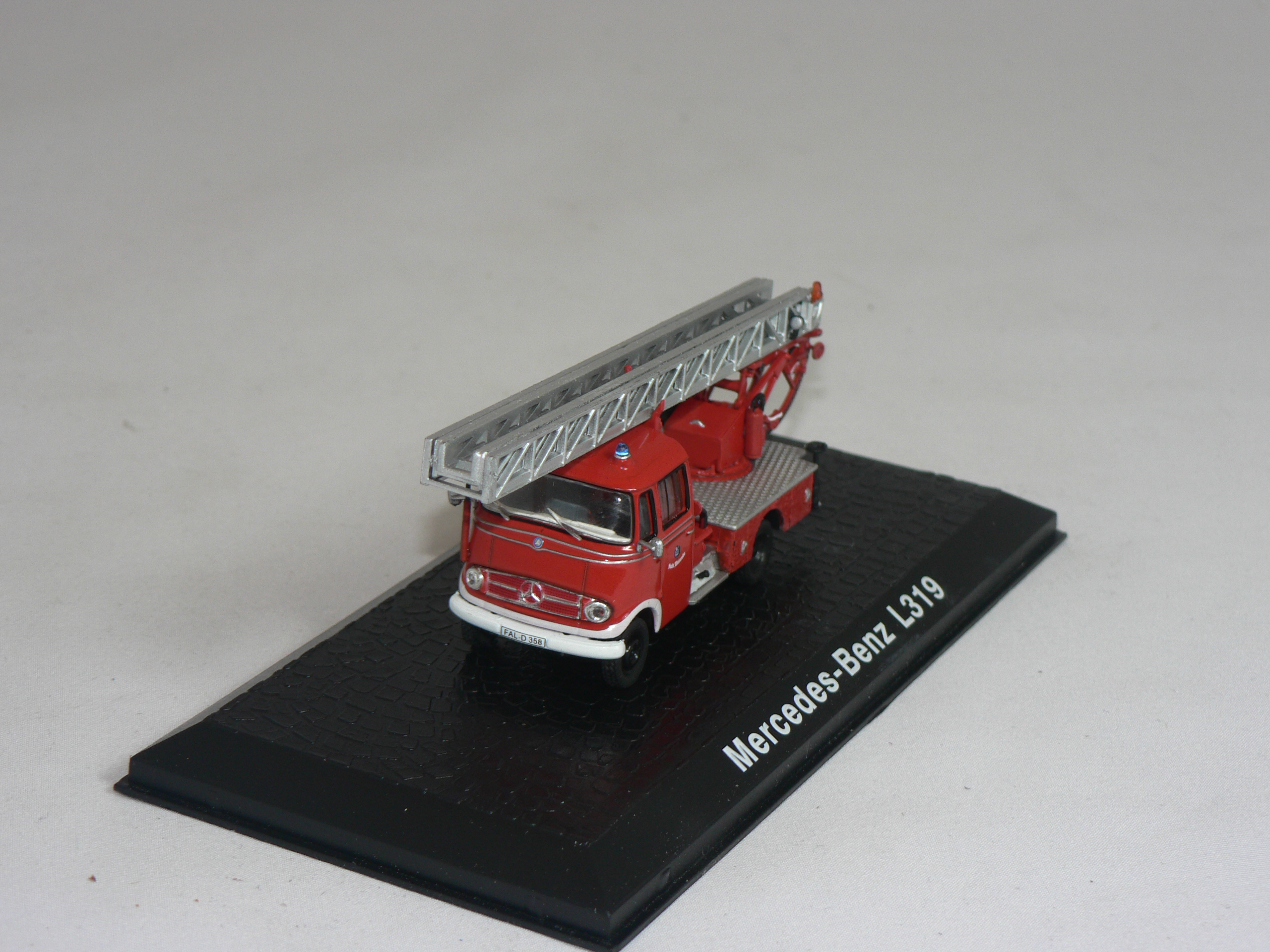 Mercedes-Benz  1955-1967  Brandbil  1:72  Atlas
