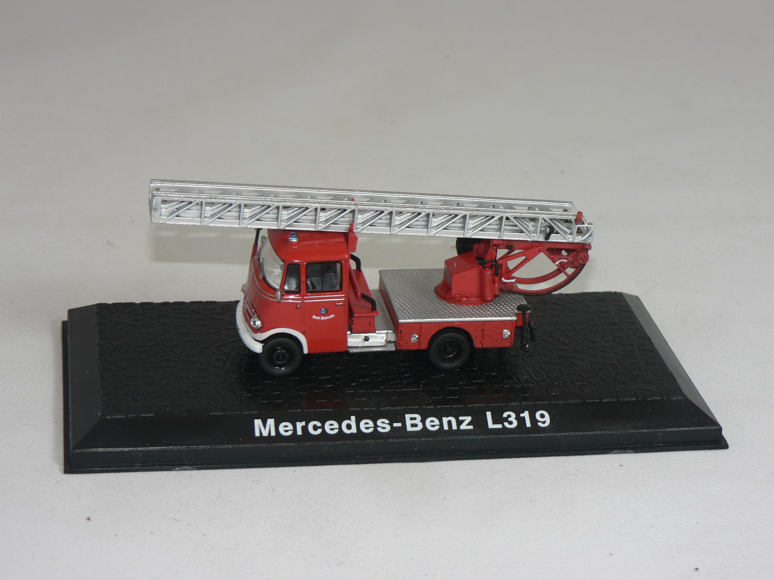 Mercedes-Benz  1955-1967  Brandbil  1:72  Atlas - 3