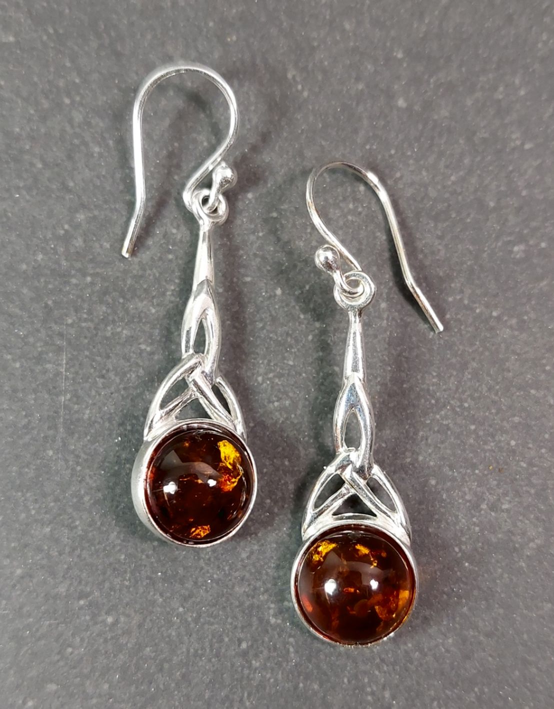 Örhängen Silver med Bärnsten - Triquetra