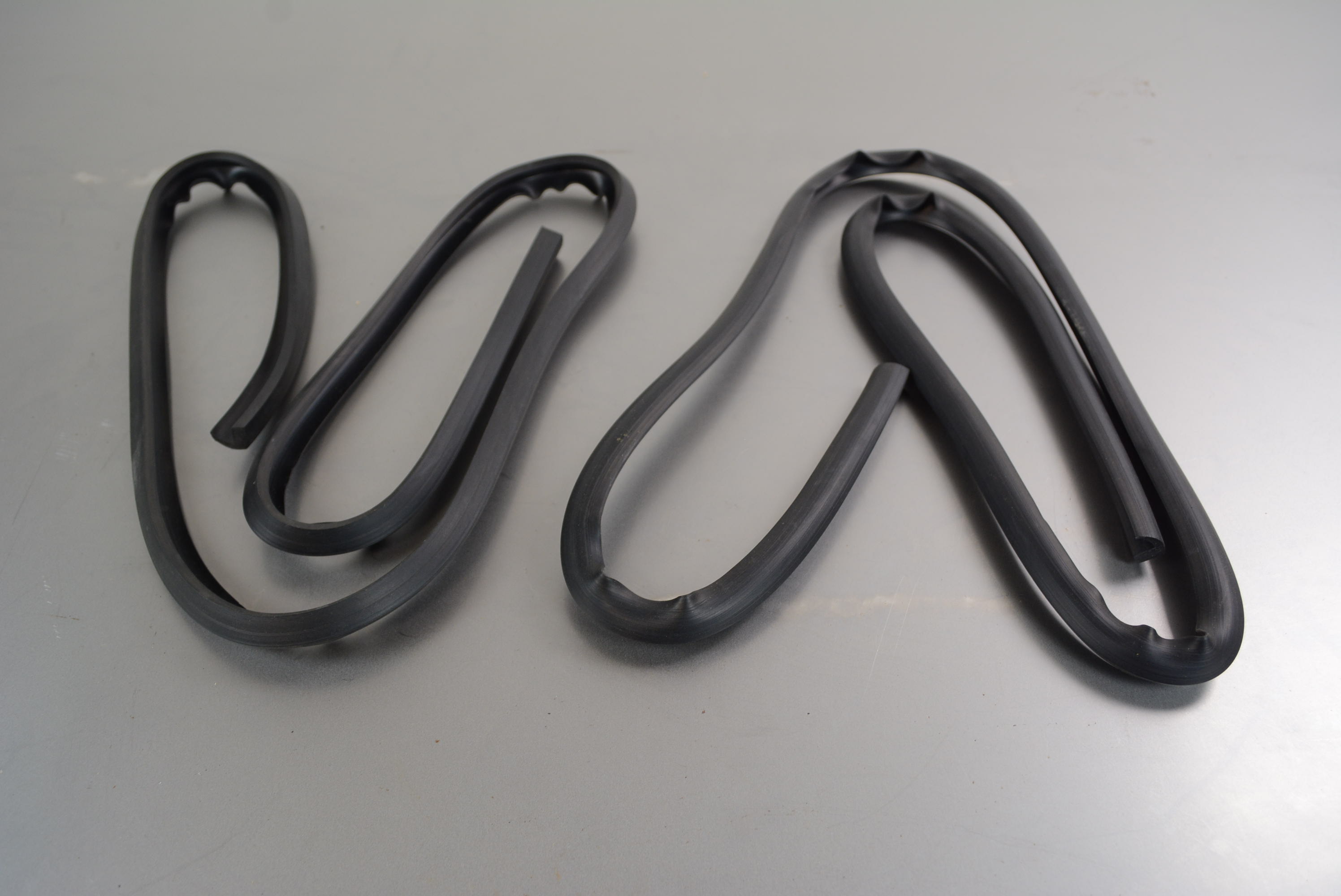 Top Of Door Seal 33-34 Fordor