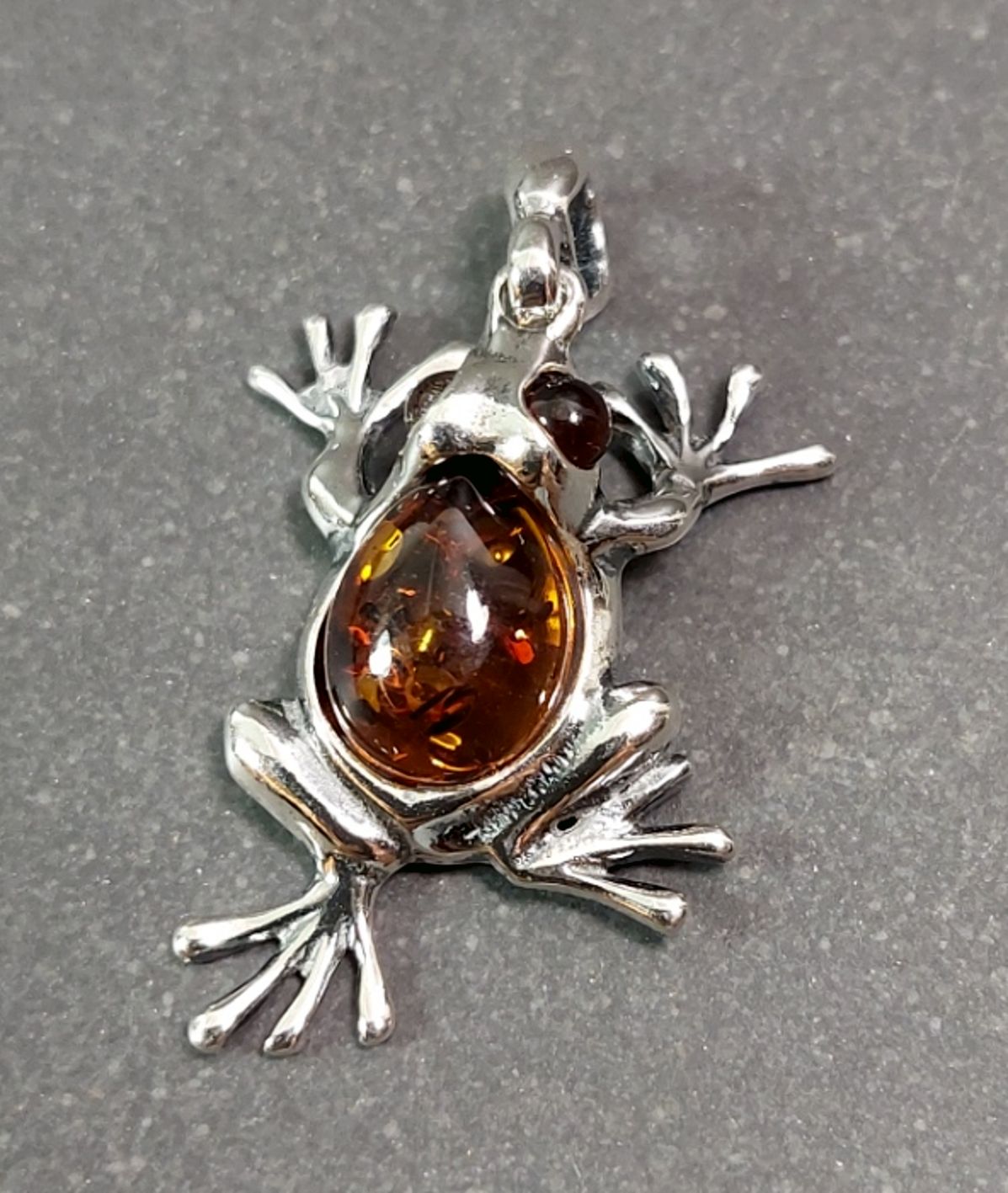 Silverhänge Groda med Bärnsten 