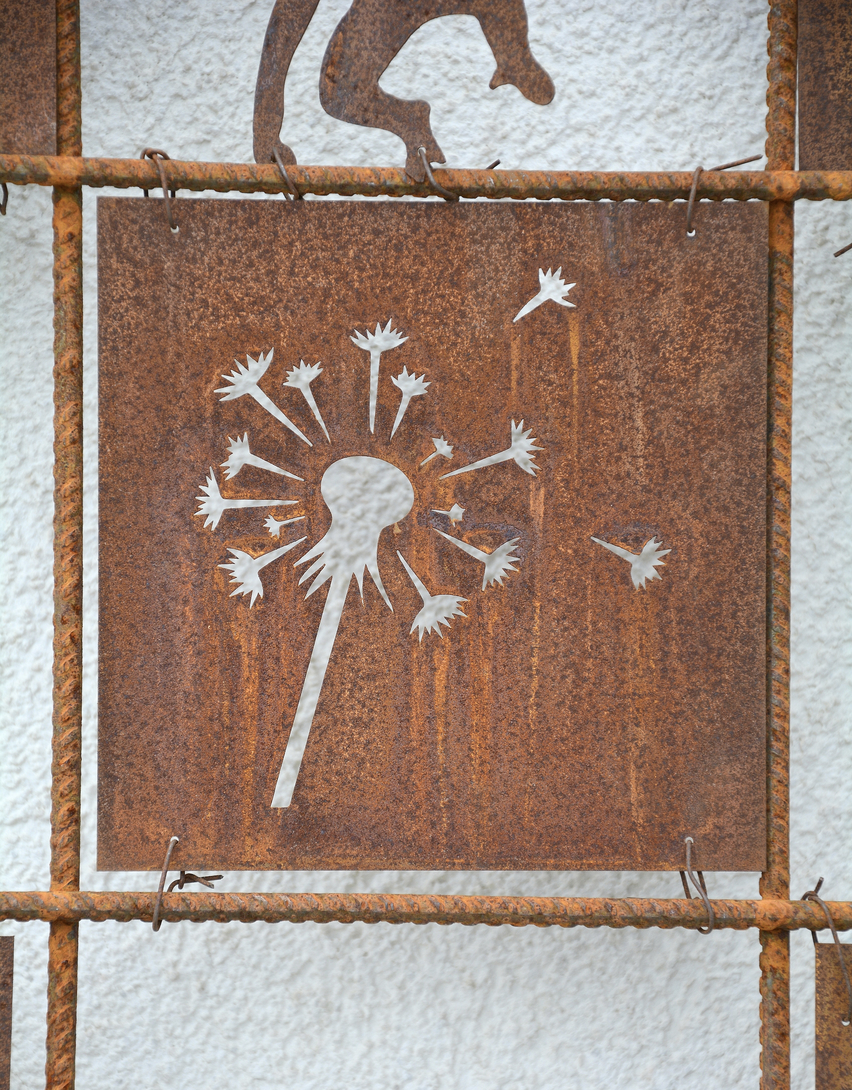 Rostig skylt maskros till armeringsnät 14 cm