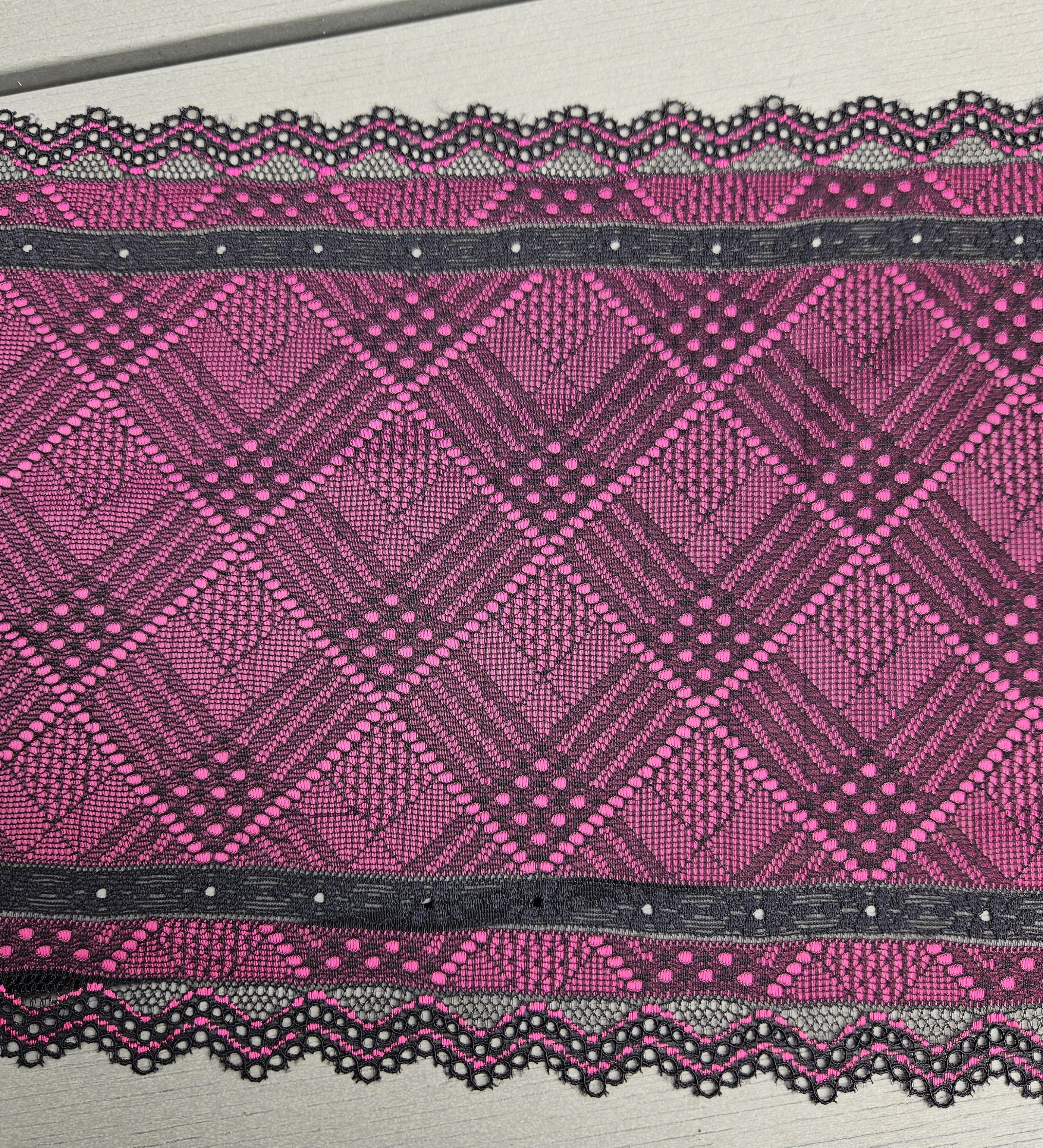 Stretch spets 21 cm - Svart & Fuchsia  - 2