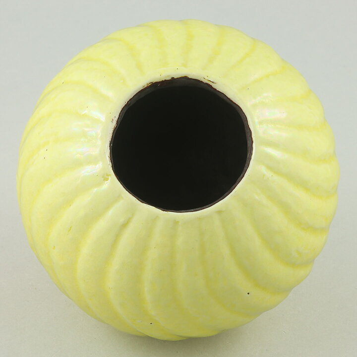 Gunnar Nylund (Chamotte 1948) Yellow Spherical Vase 10 cm
