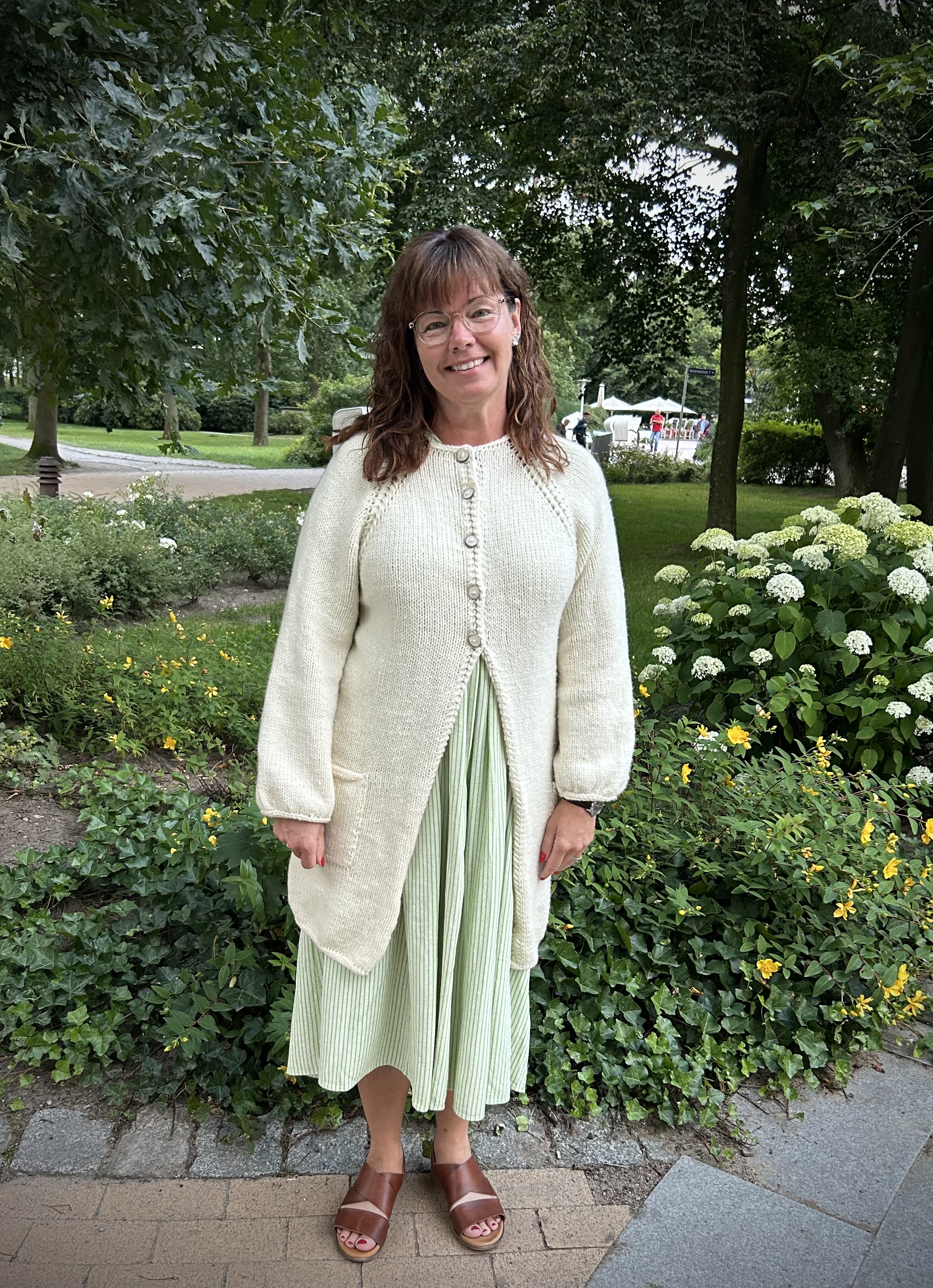 Pattern Avelsås Balloon cardigan