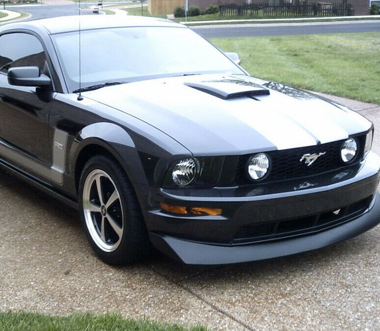 CV Style Chin Spoiler (FORD MUSTANG 2005-2009 V6) - 3