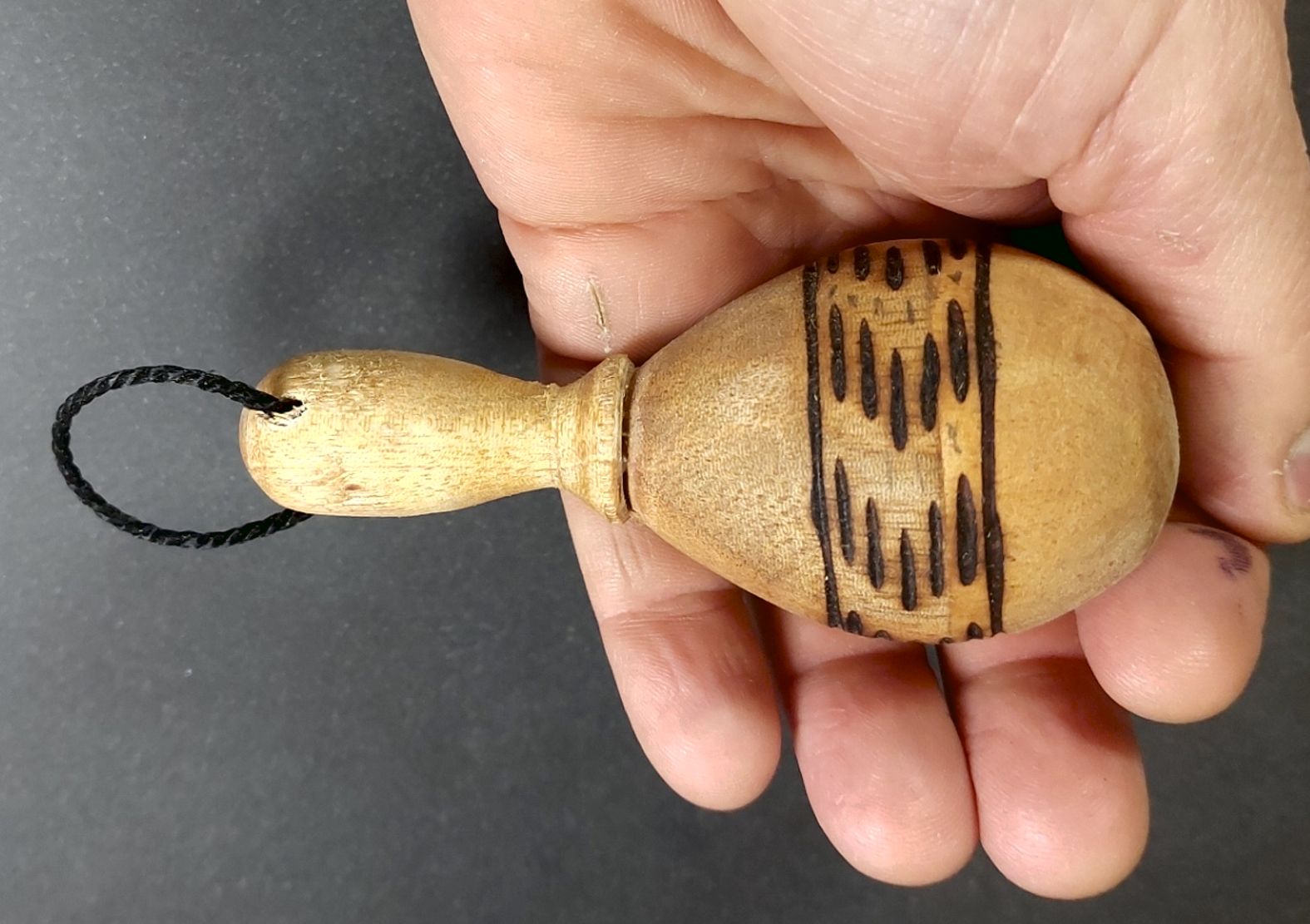 Mini Trä skallra - 2
