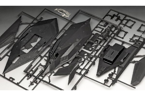 Revell Modellset F-117A Nighthawk Stealth Fighter - 3