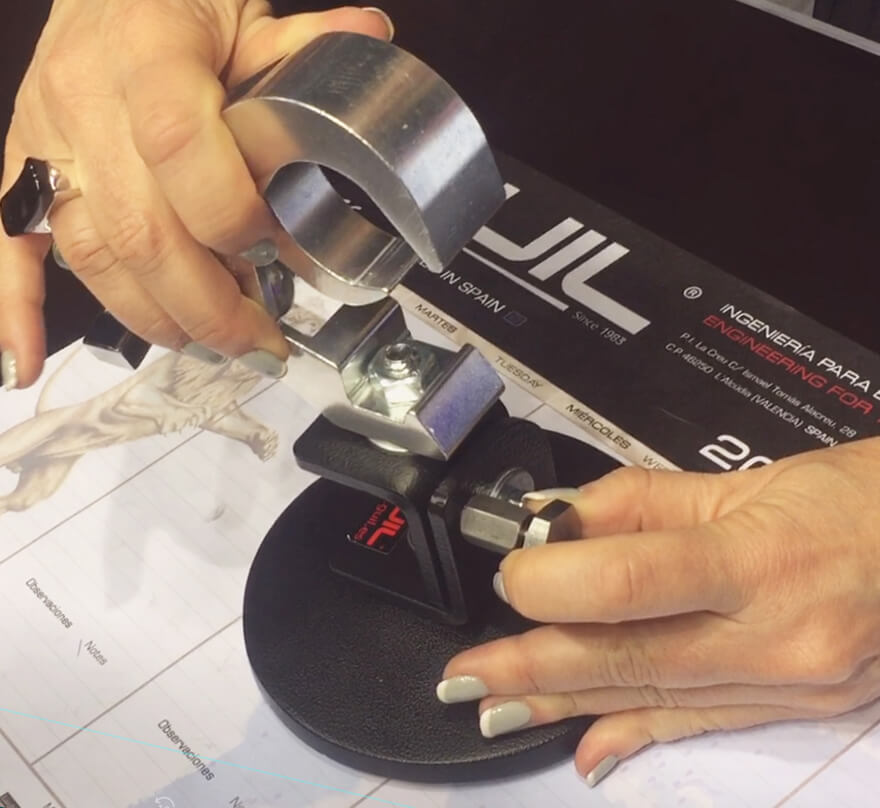 Hinge system for hook clamps and couplings - 7