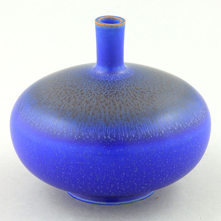 Kjell Bolinder (2019) Unique Blue Haresfur Vase 9 cm