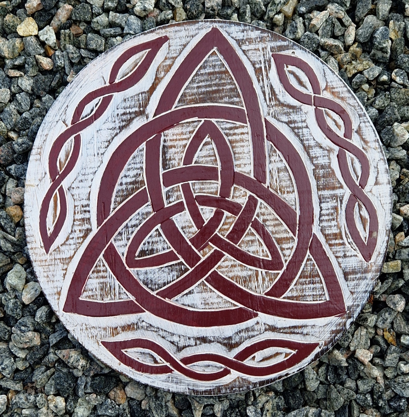 Röd Keltisk Triquetra - Väggdekoration 