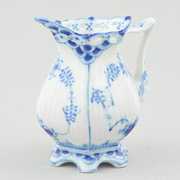 Royal Copenhagen (Blue Fluted 20th Century) Full Lace Creamer #1031 (2)