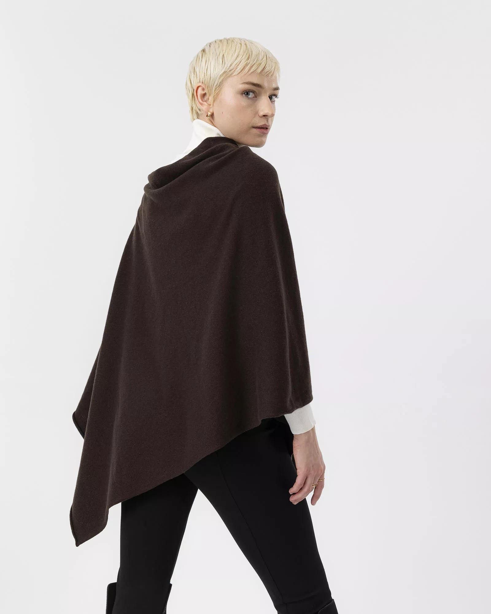 Sofie Poncho - Dark Chocolate - Holebrook