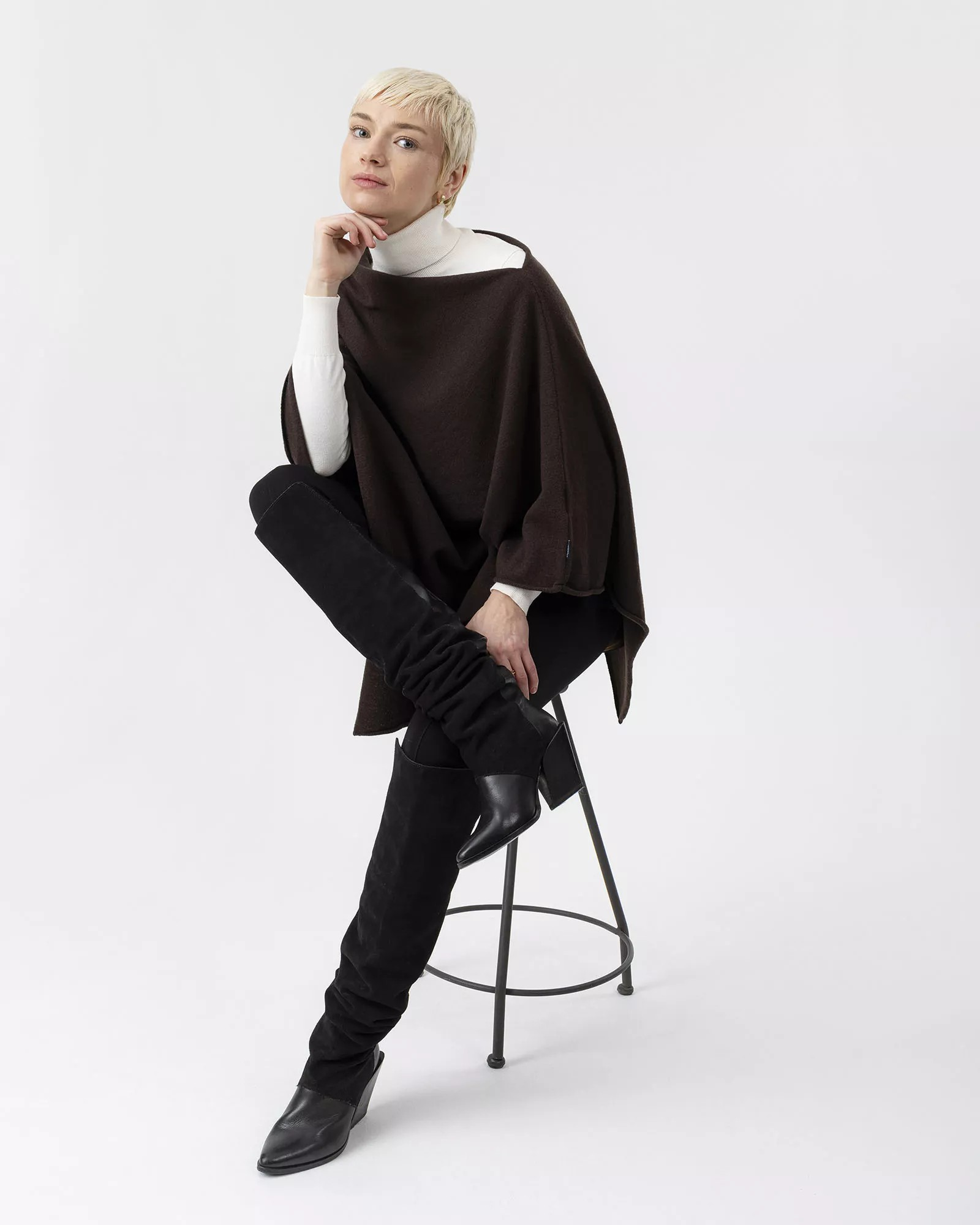 Sofie Poncho - Dark Chocolate - Holebrook - 4