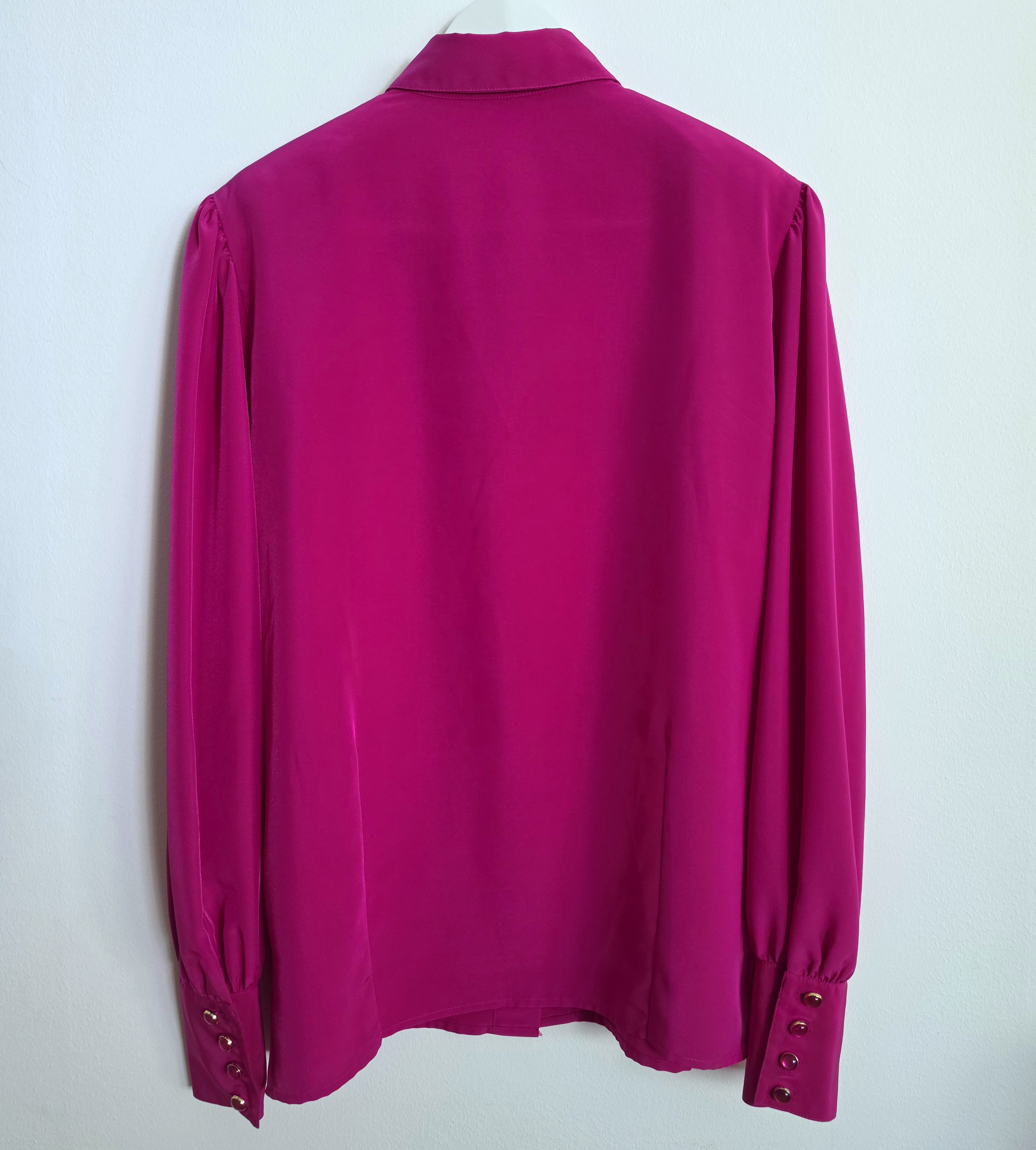 Cerise 80-talsblus med broderi/applikation ca storlek M, Yarell Vintage - 3