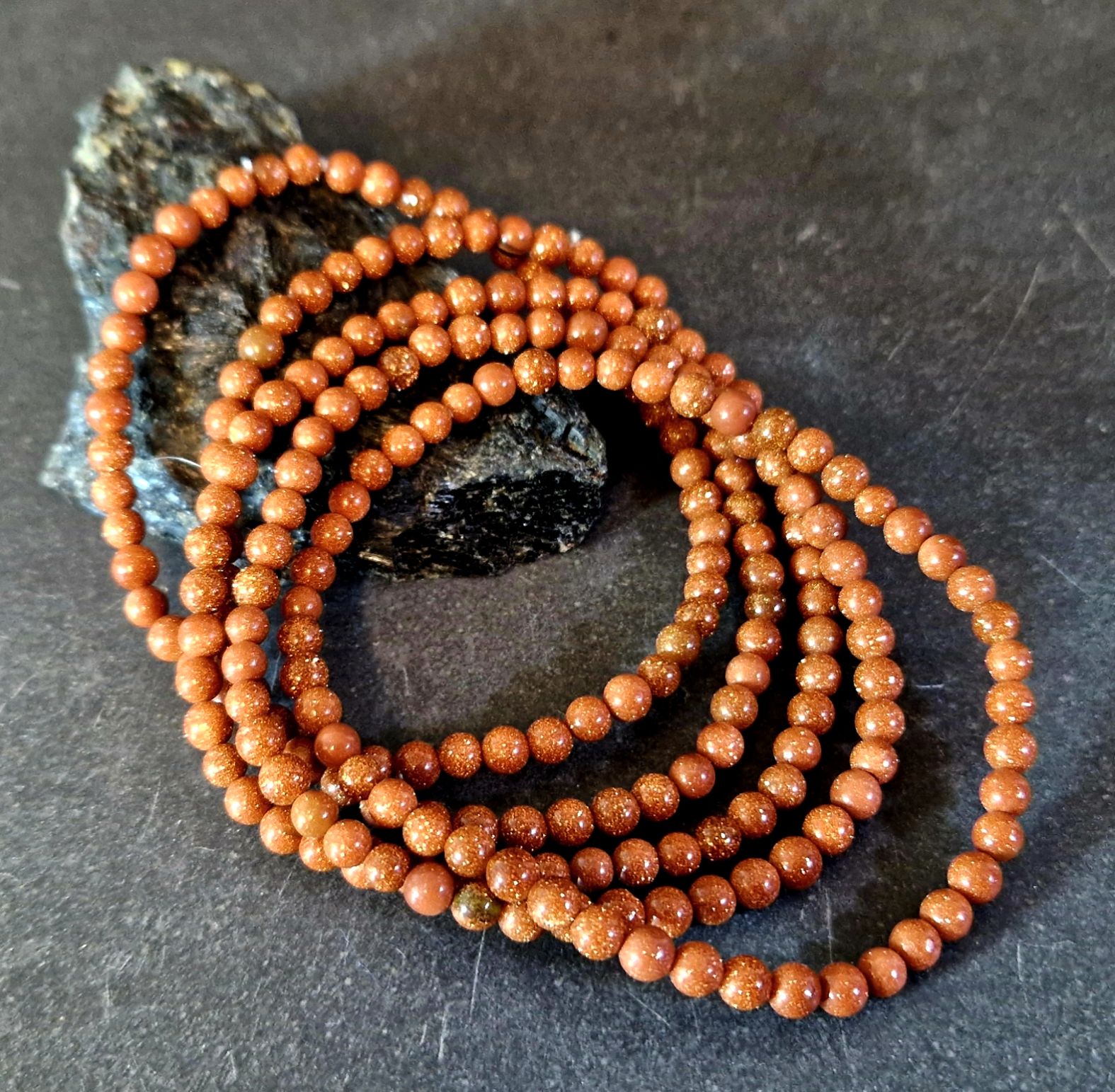 Guldfluss Armband  - 4mm Pärlor