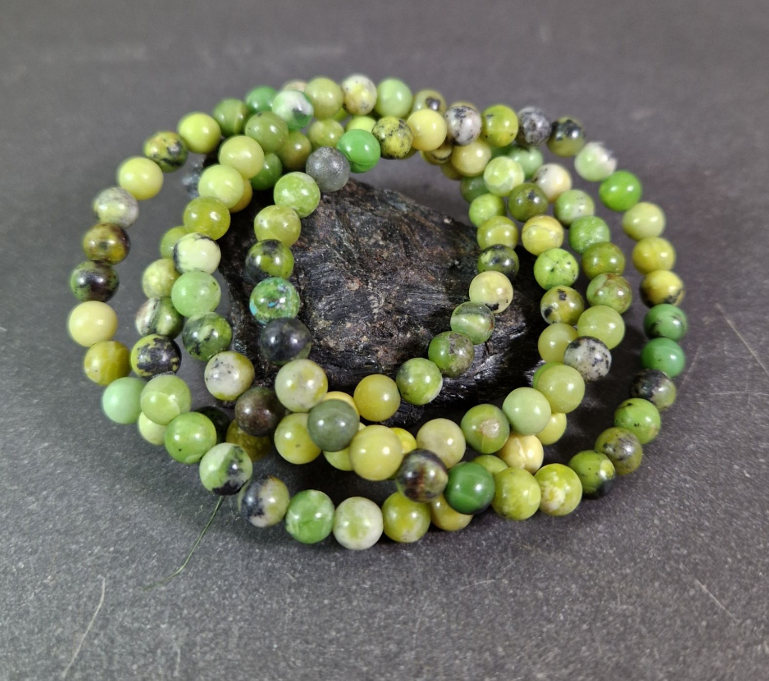 Armband Grön Opal  - 7mm