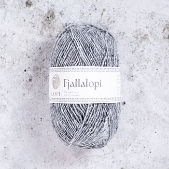 Fjallalopi - Grey sky