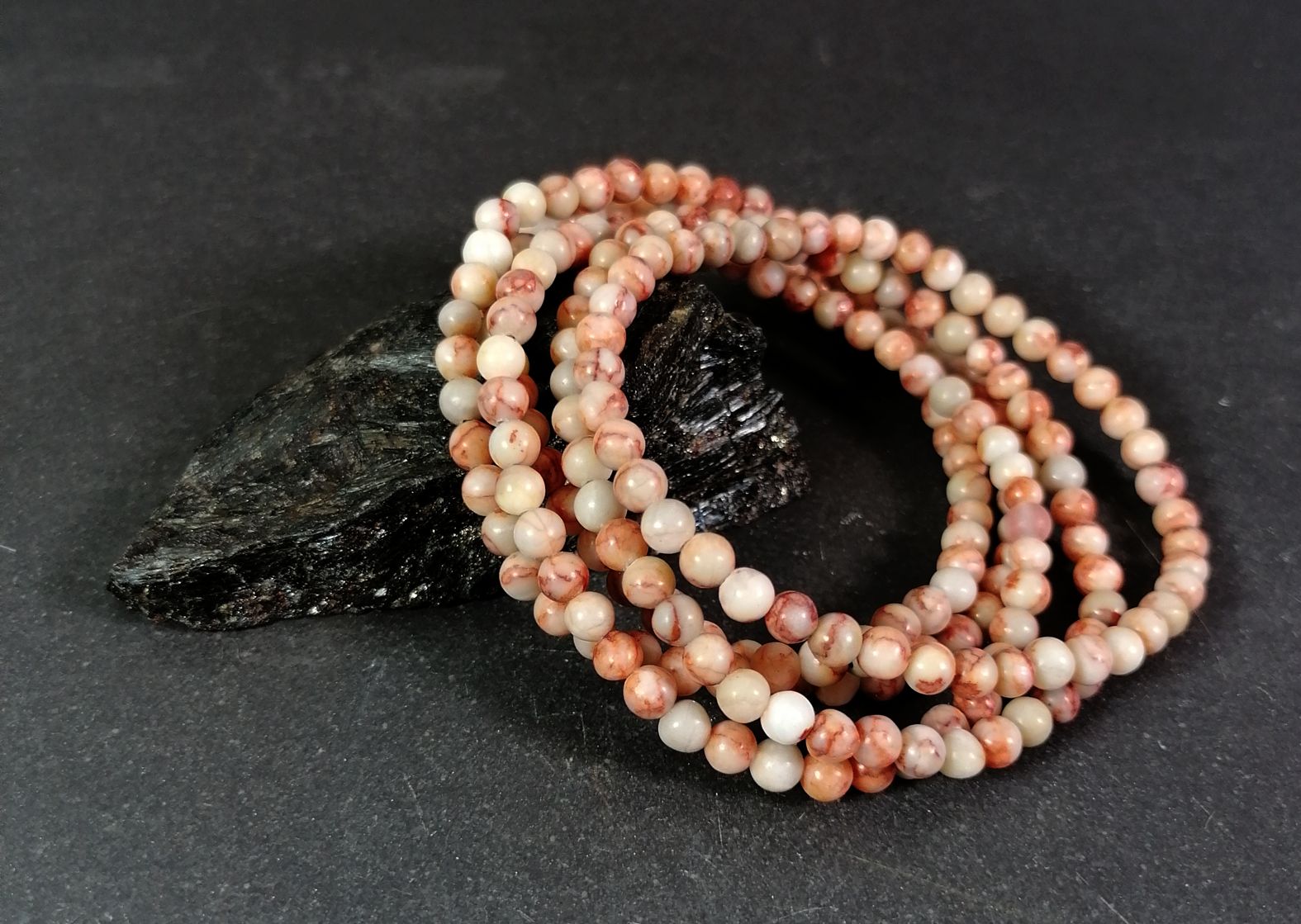 Röd Spindelnät Jaspis Armband  - 5 mm Pärlor