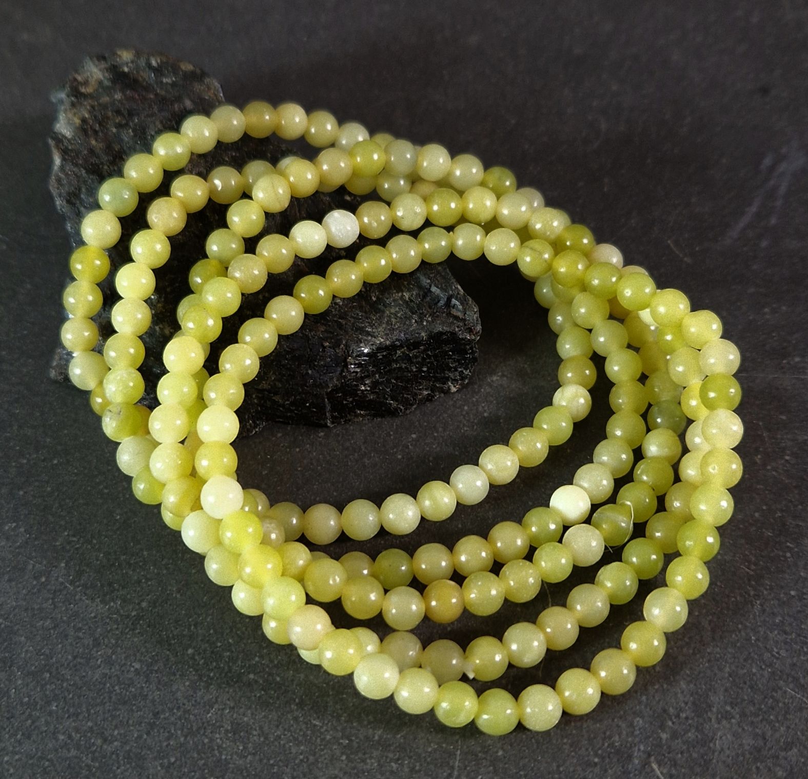 Lime Jade Armband  - 5mm Pärlor
