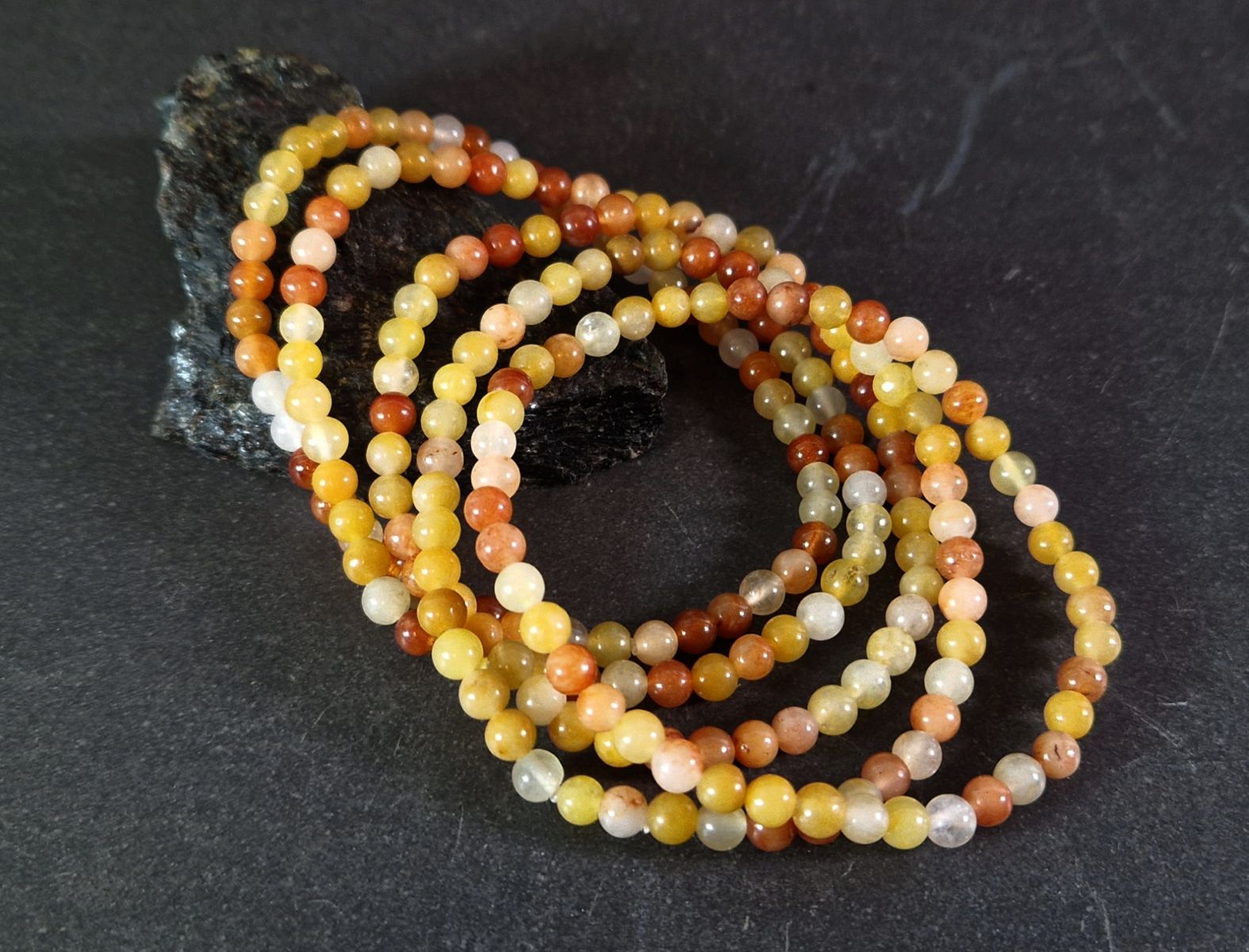 Gul Jade Armband  - 5mm Pärlor