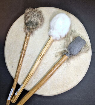 Trumpinne  (Schamantrumma pinne) - Syntetpäls - 3 sorter