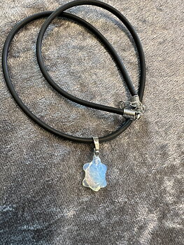 Halsband med kristallfärg