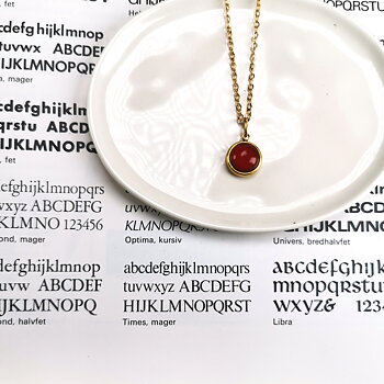 IAMLUND Betty halsband karneol guld
