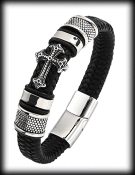 Armband med kors i äkta svart läder.