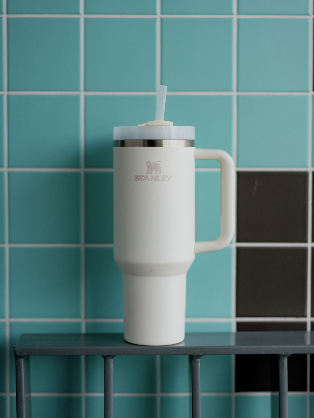 STANLEY Termosflaska med sugrör Cremevit - 3