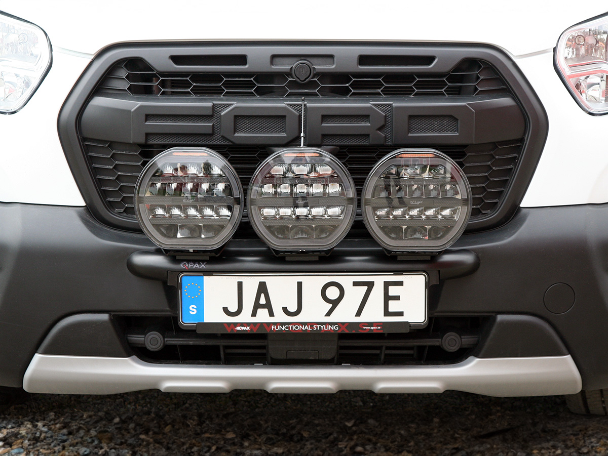 Q-LIGHT II Ford Transit 20- Frontbar for up to 3pcs of auxiliary lights - 2
