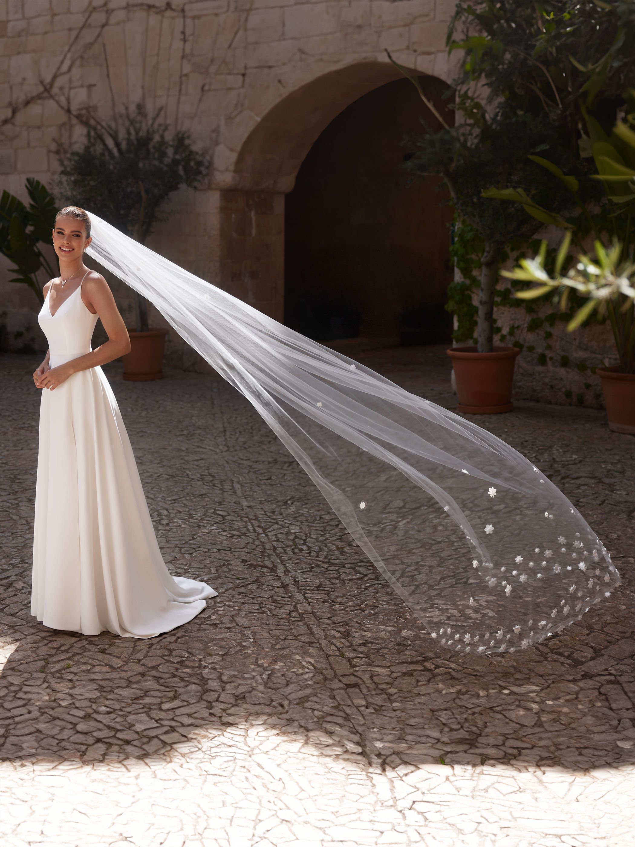 Slöja med 3D blommor, 250 cm  - 4