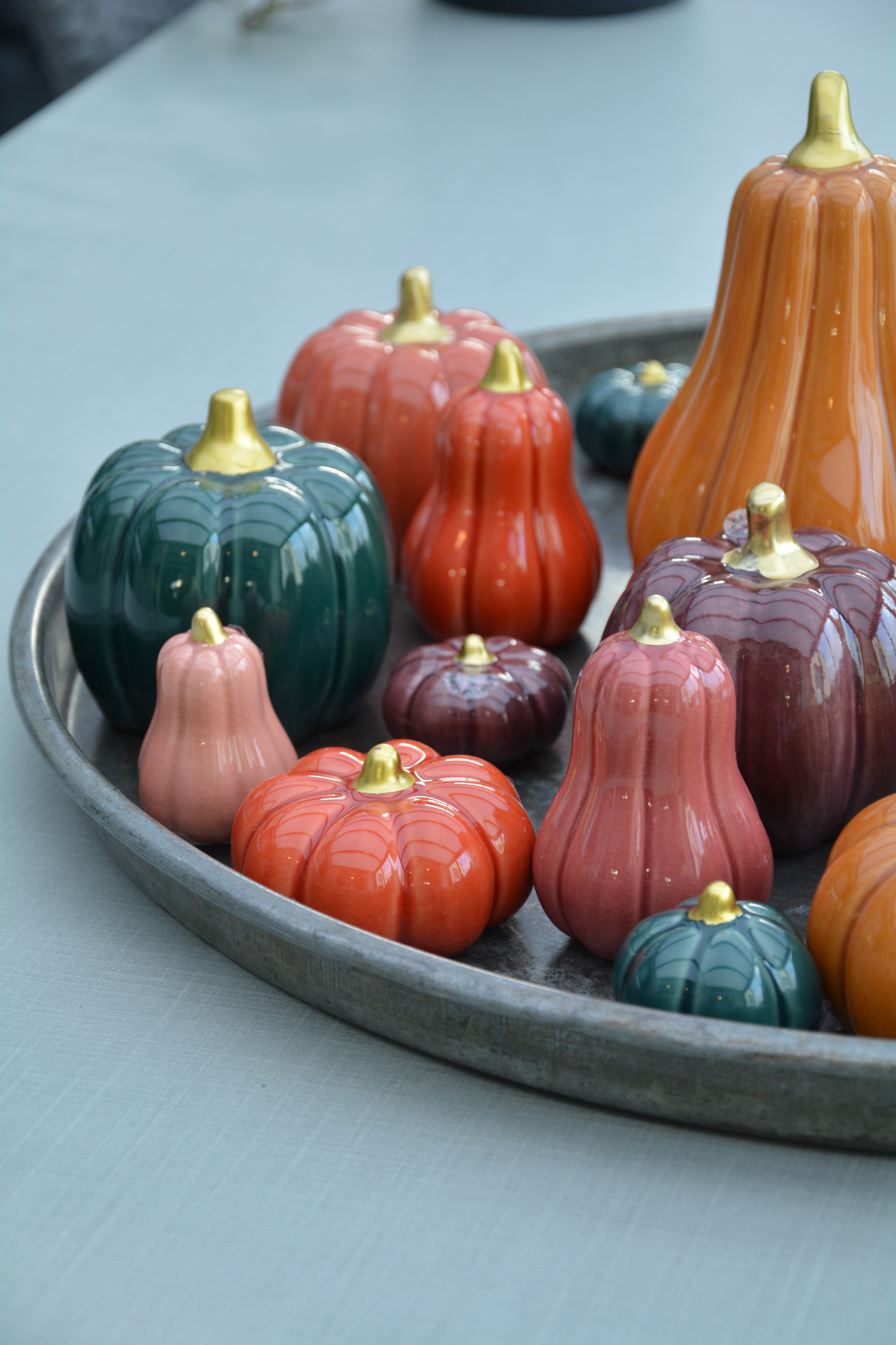 Pumpa orange mellan låg 7,5*4,8 cm keramik