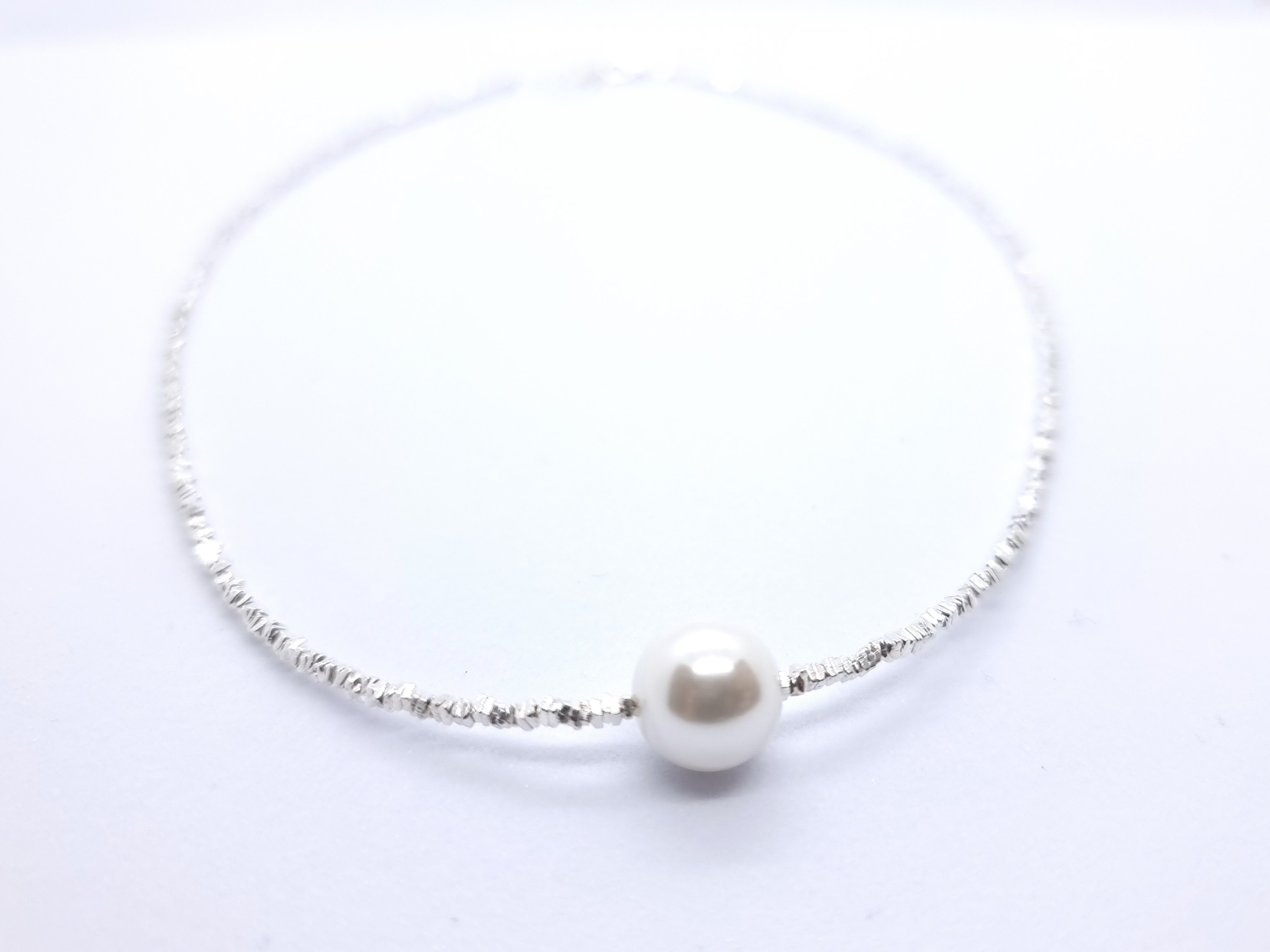 Silver bracelet with fresh water pearl