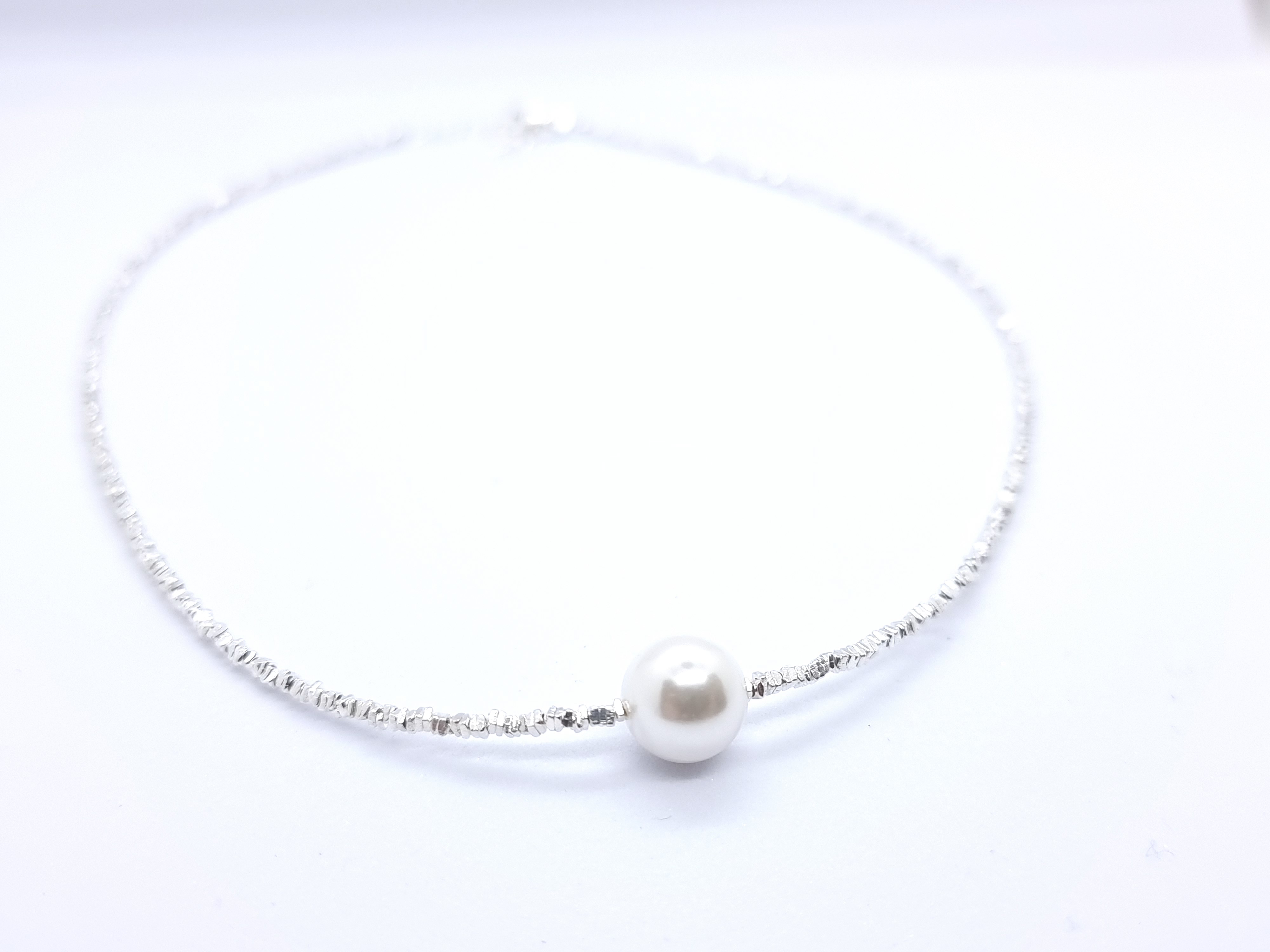 Silver necklace with fresh water pearl