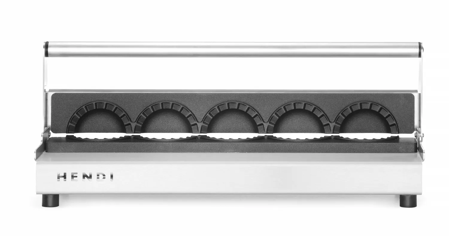 Dumplings maker