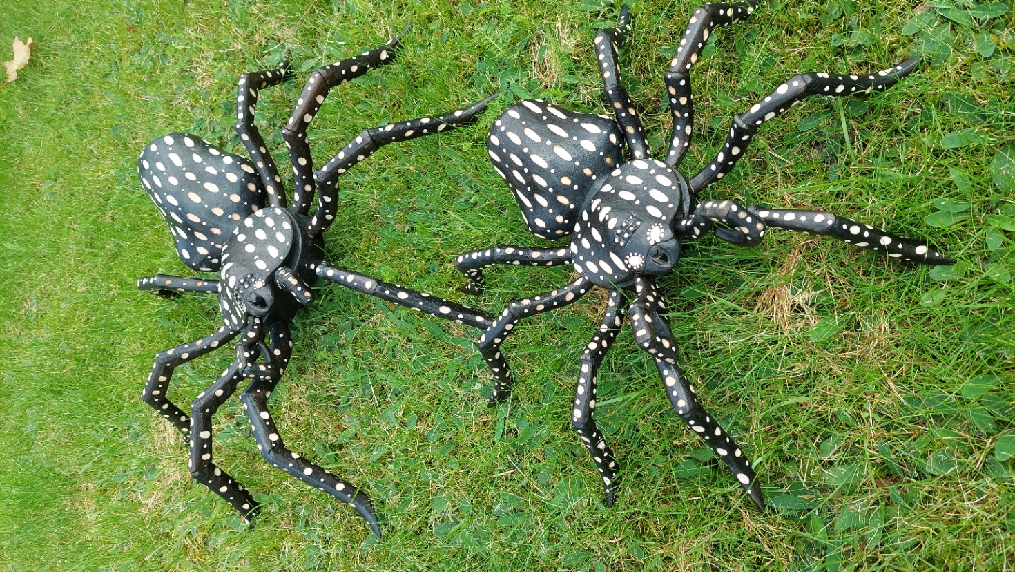 Hand Snidad Spindel i Trä - Svart/Natur - 2