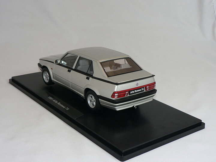 Alfa Romeo  75   1991  1:18  T9-Collection