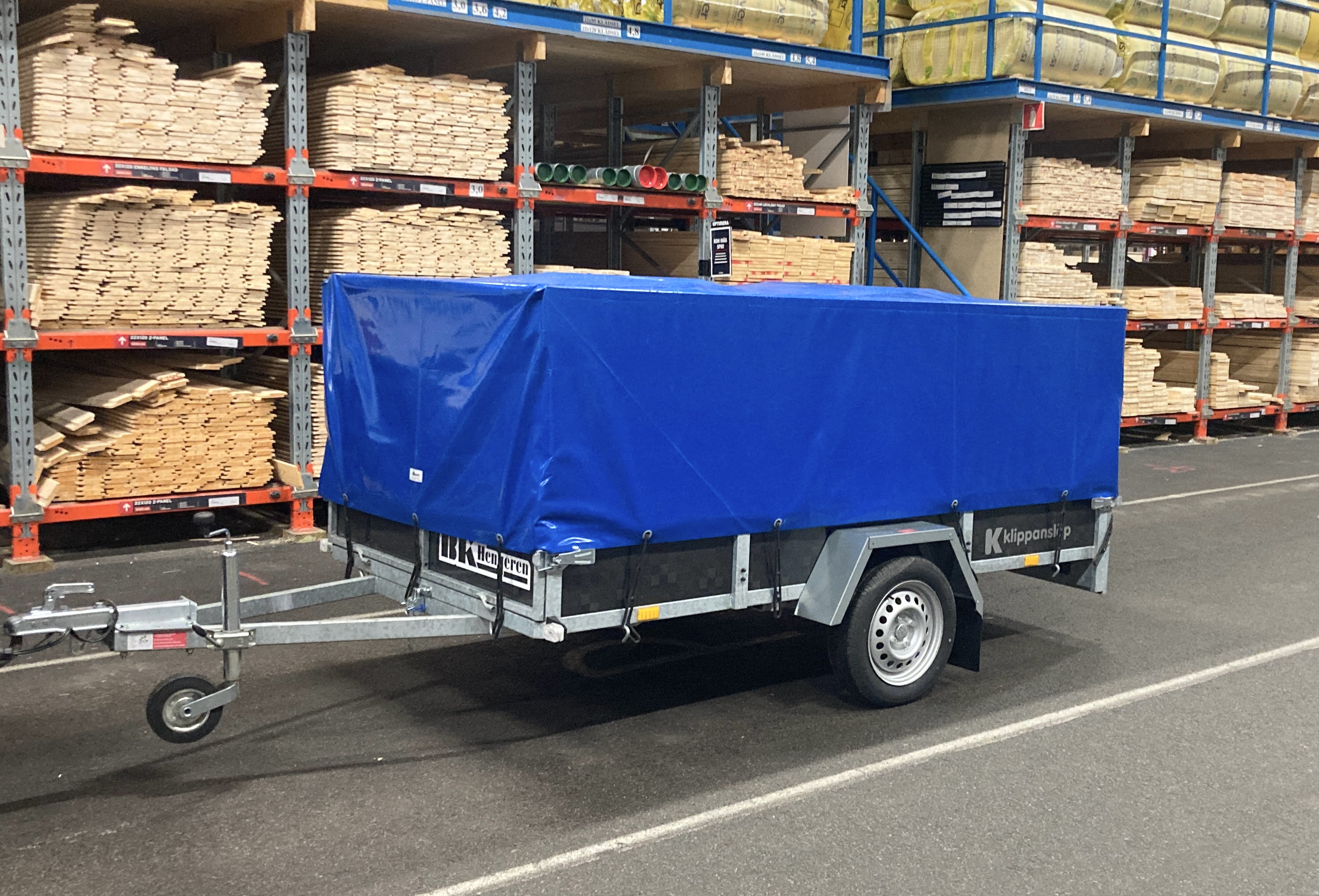SLÄPVAGN ::: 261 x 137 cm :: BROMSAD  :: 1000 kg  :: BK PL1026T - 7