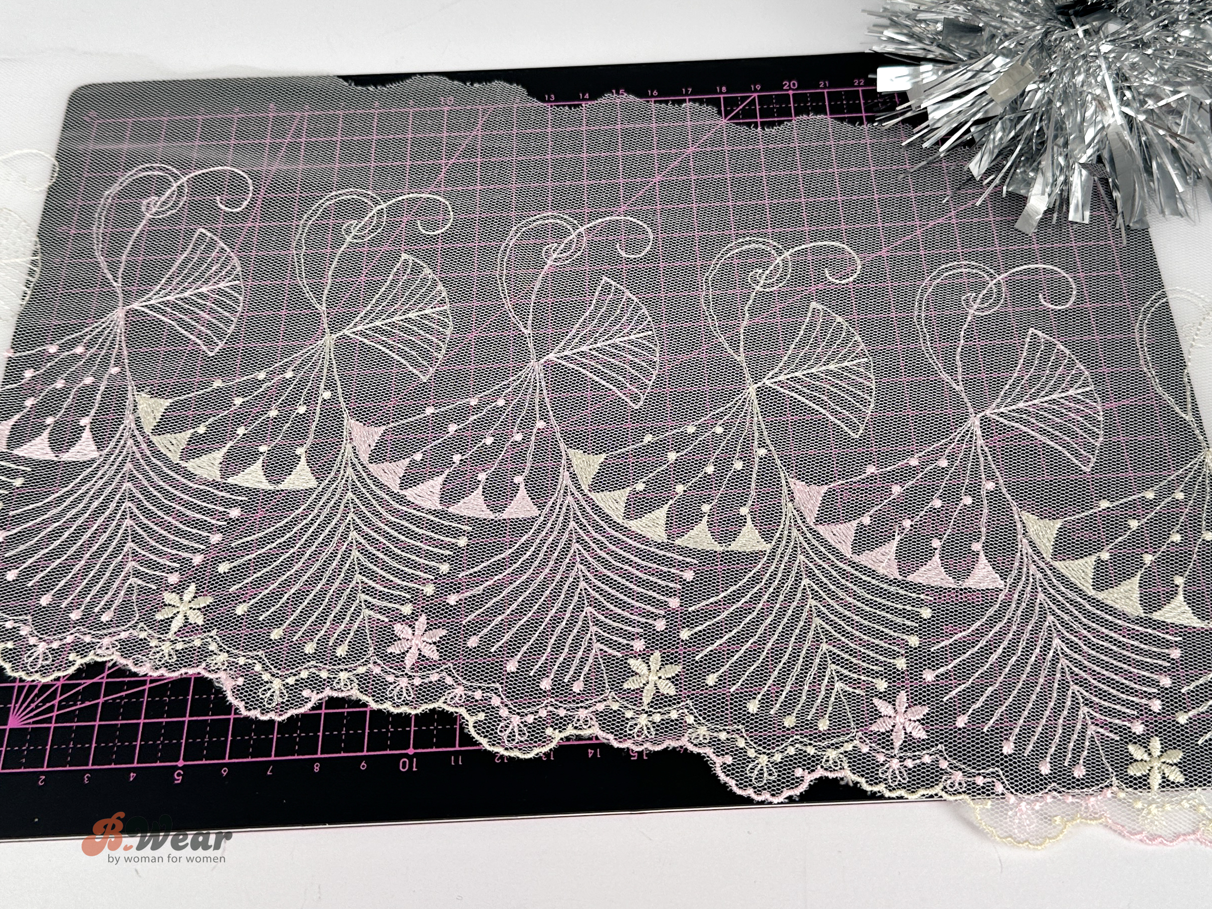 White with rose-white decorations - non-stretch tulle lace 18 cm Right & Left - 4