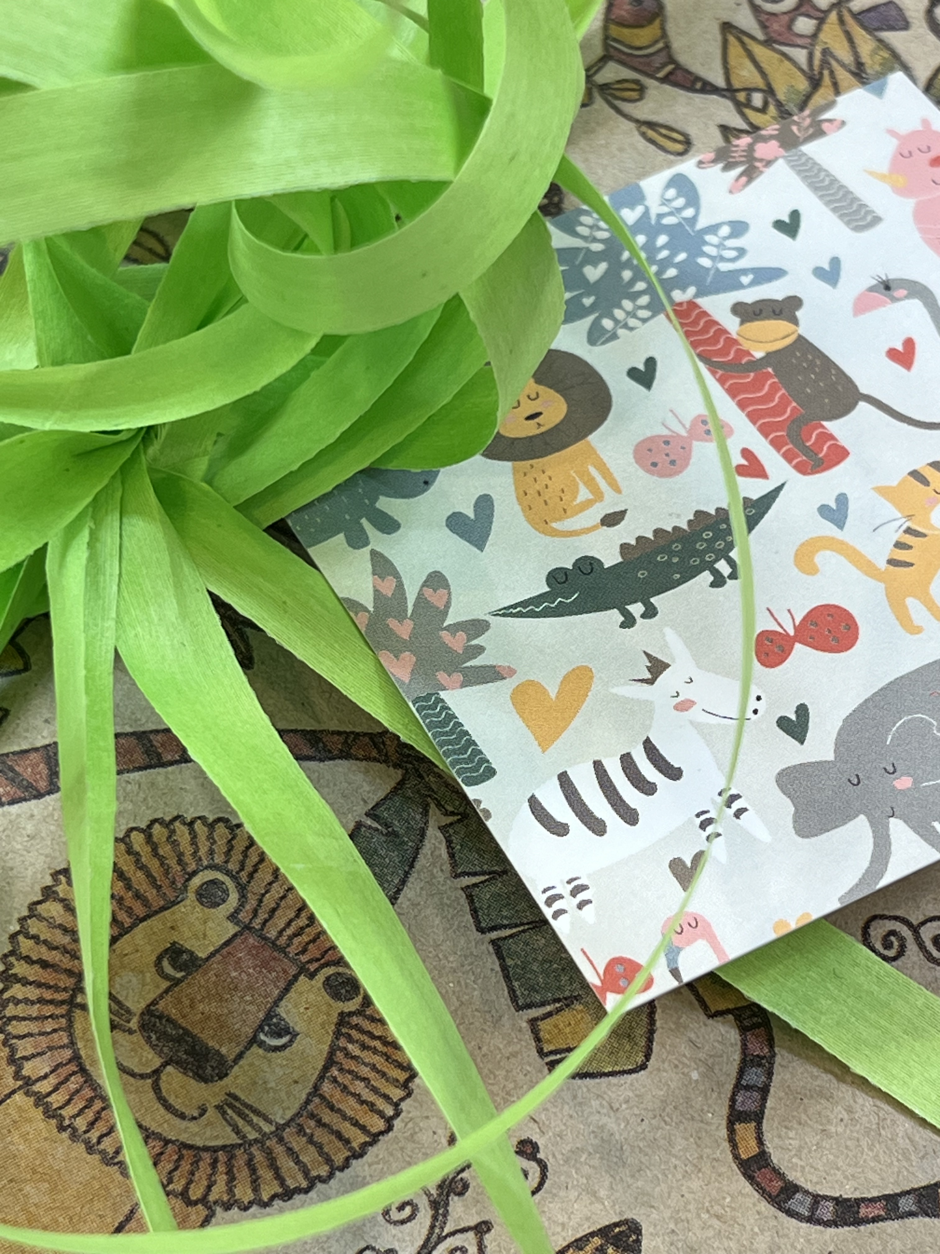 Paketinslagning - Enkla eller dubbla kort från Cards By JoJo!   Välj mellan många olika kort! Beställ det antal du önskar få inslagna! 