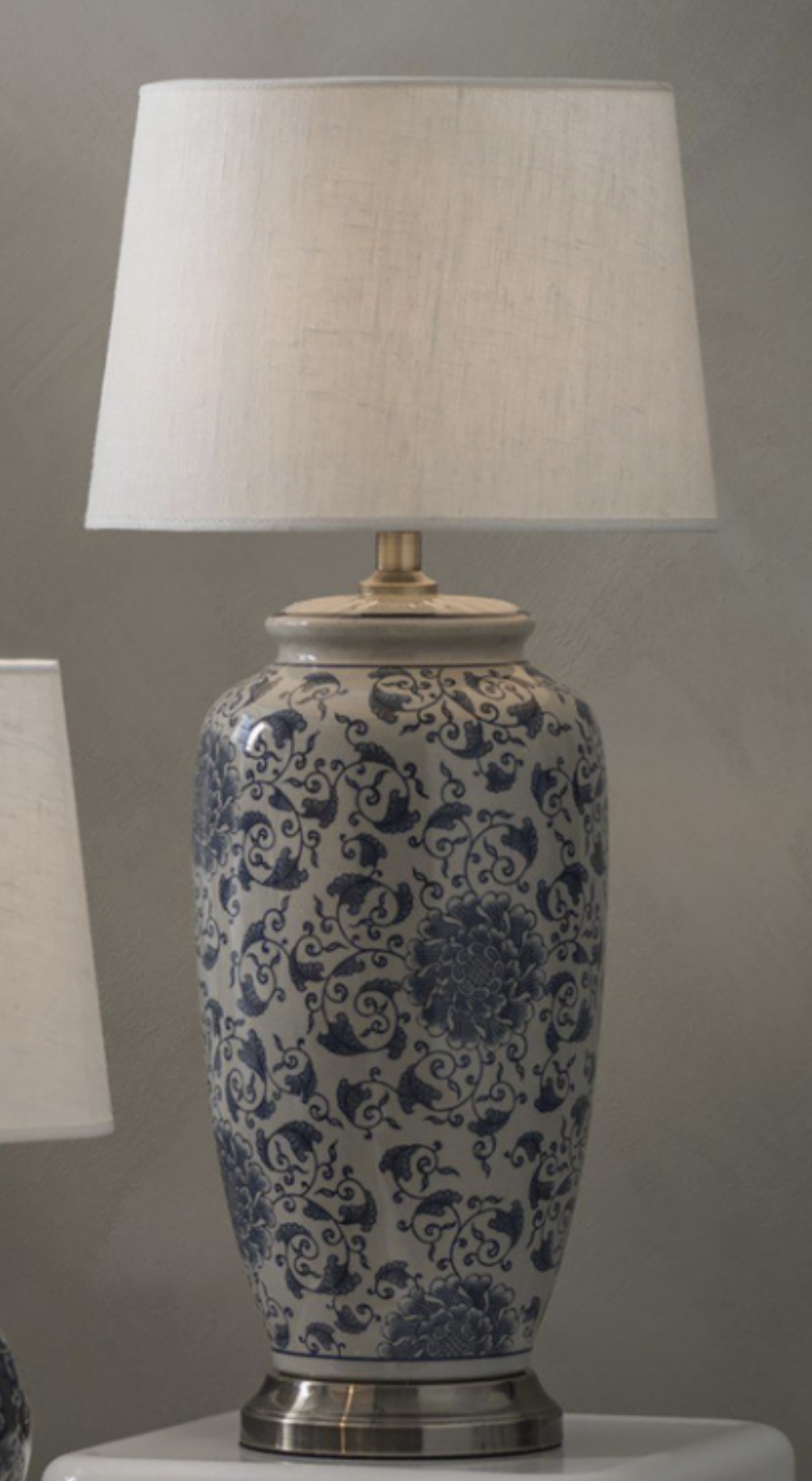 Bordslampa med vit lampskärm - 3