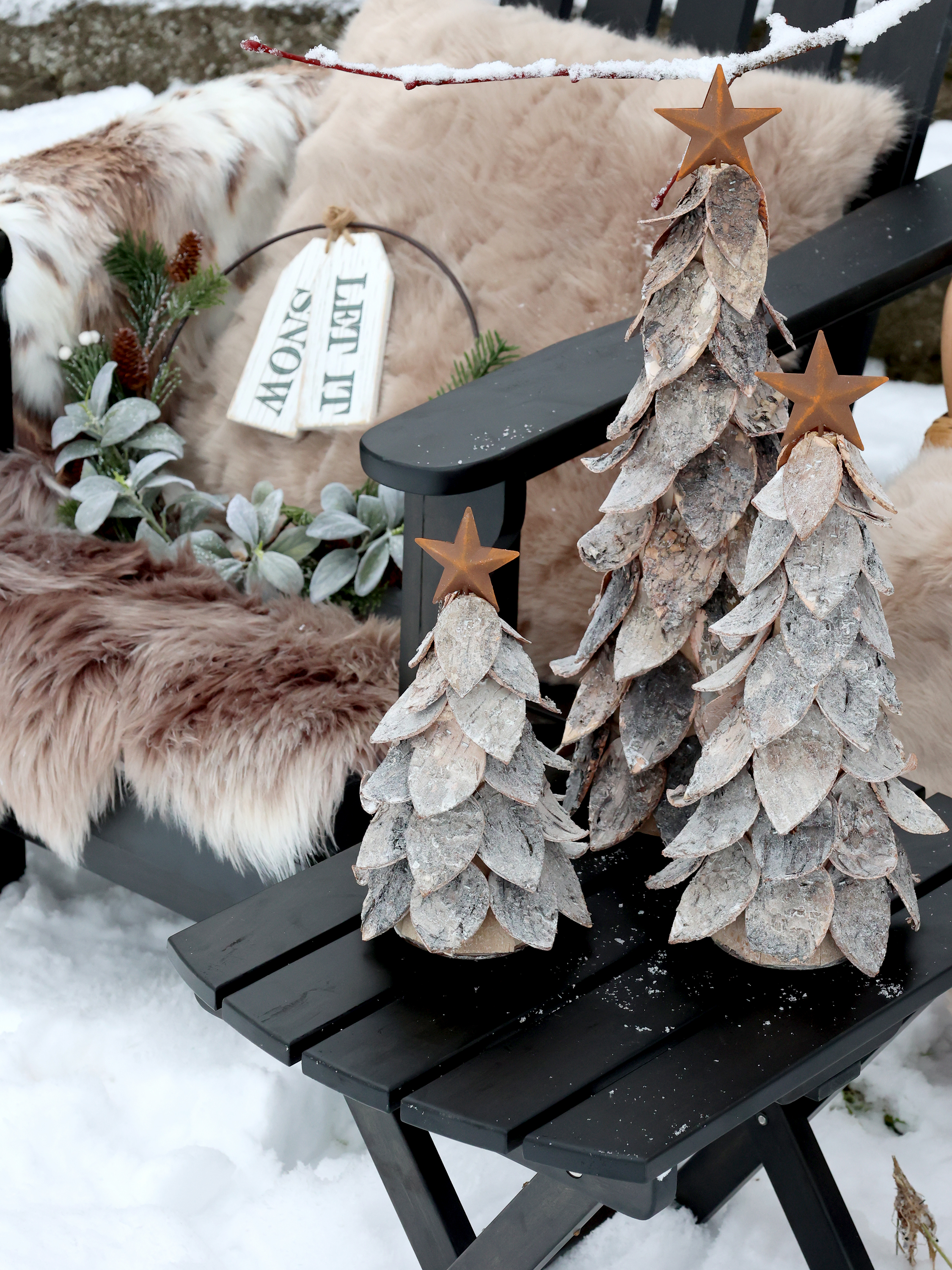 Krans med Lammöra - Gran - Kottar - Bär - Ø34 cm - 4