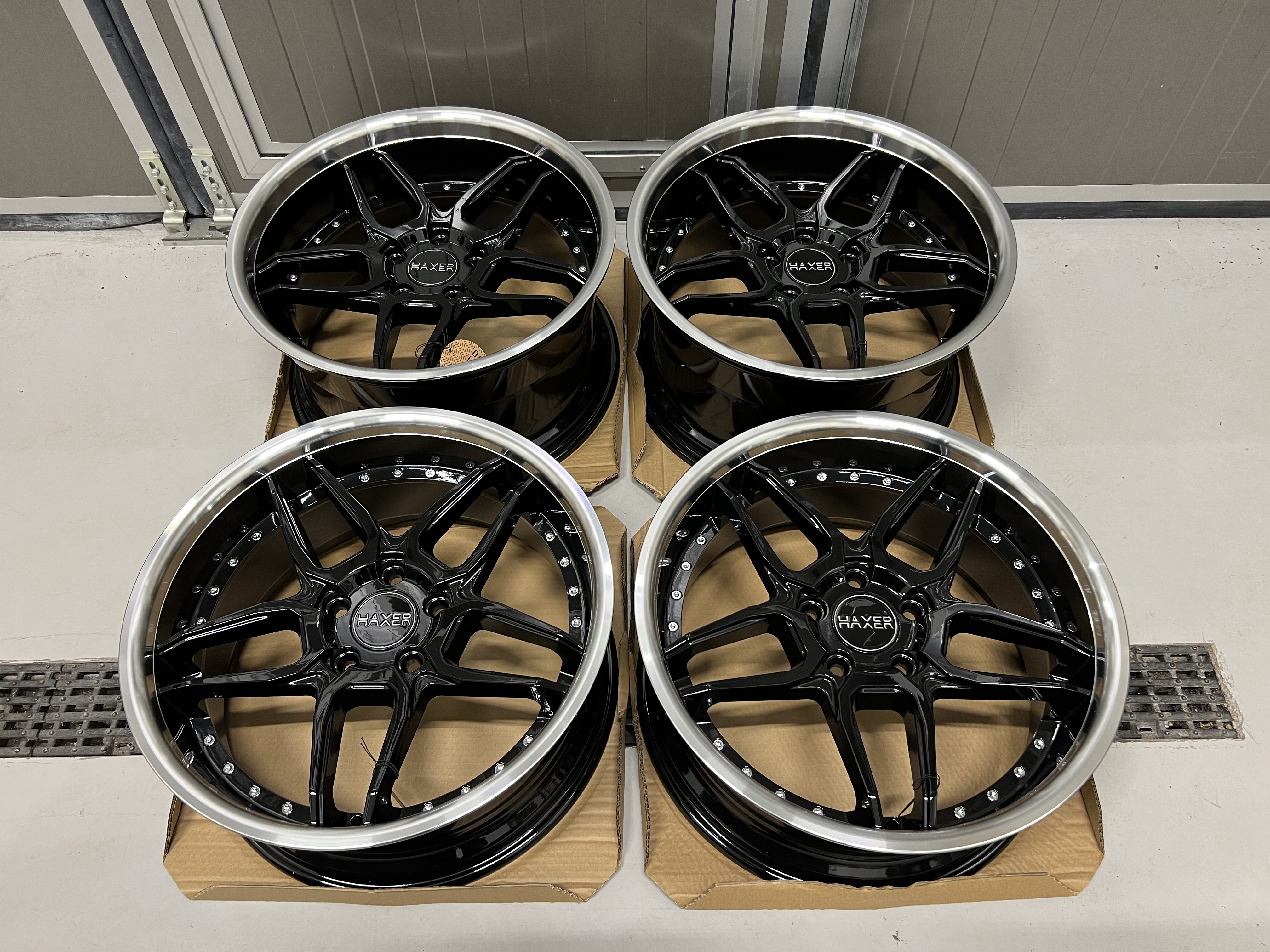 20" Haxer HX30 Black/polished 5x120 - 2