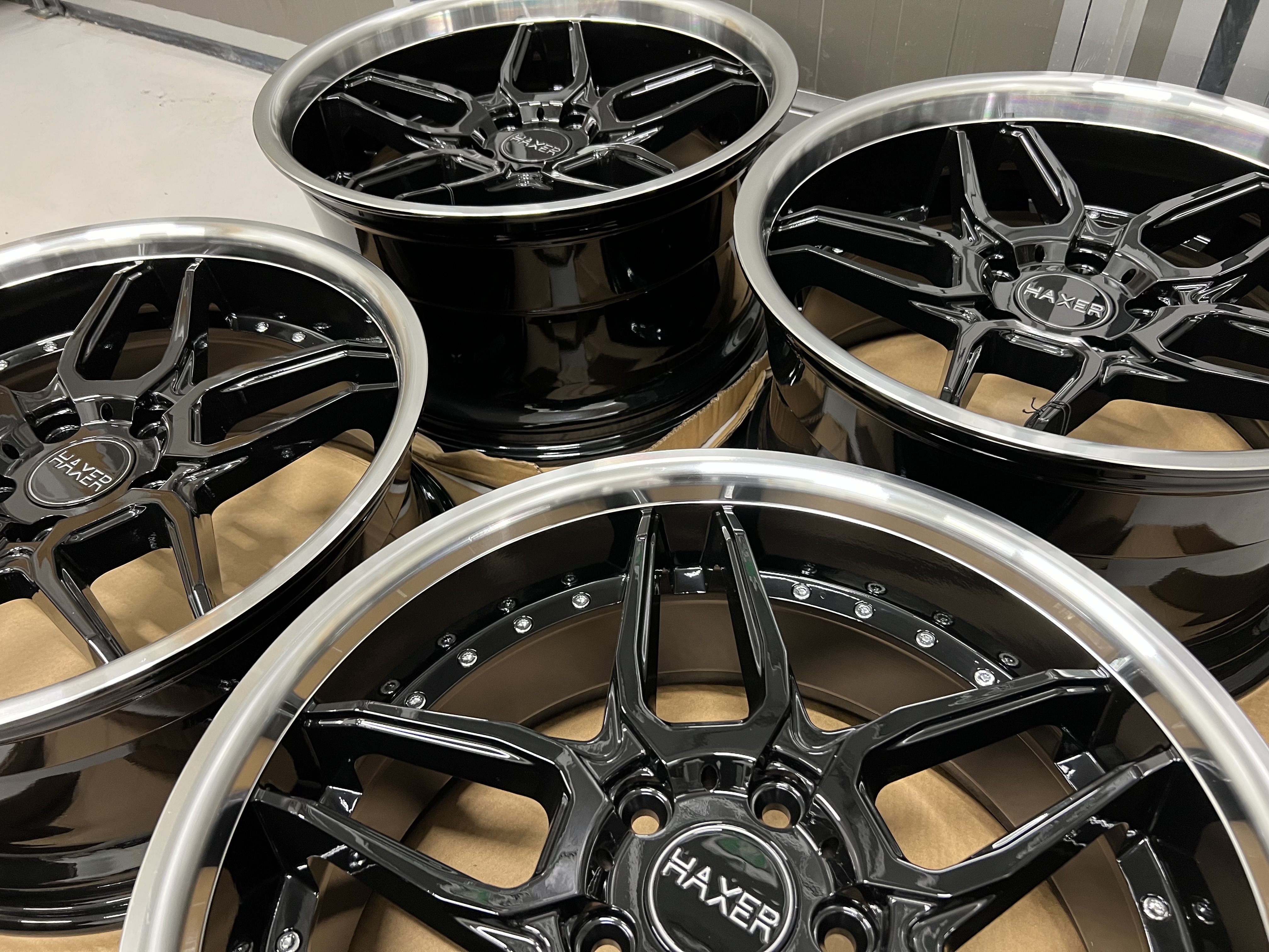 20" Haxer HX30 Black/polished 5x120 - 7