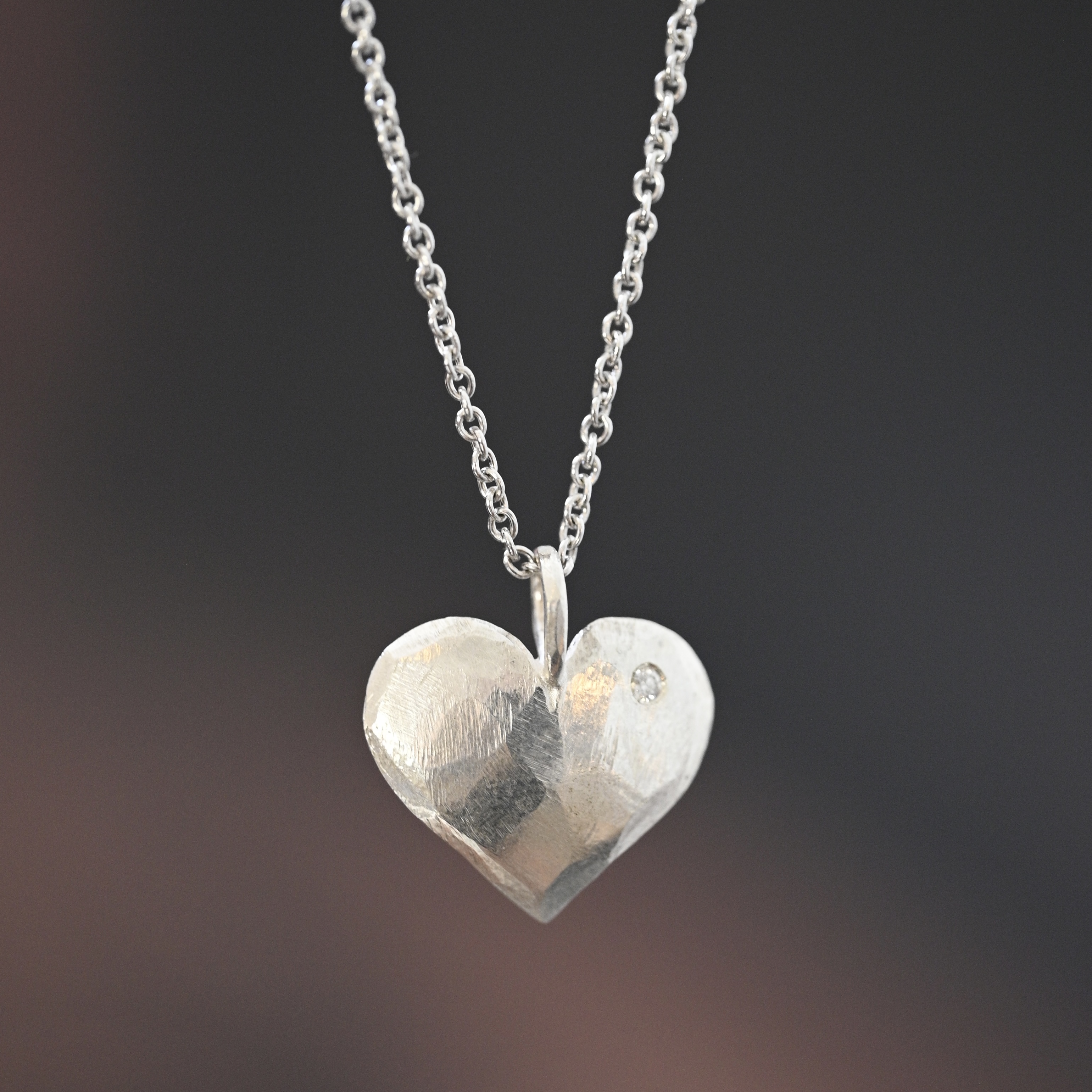Hänge Älskad hjärta 20 mm vit diamant silver
