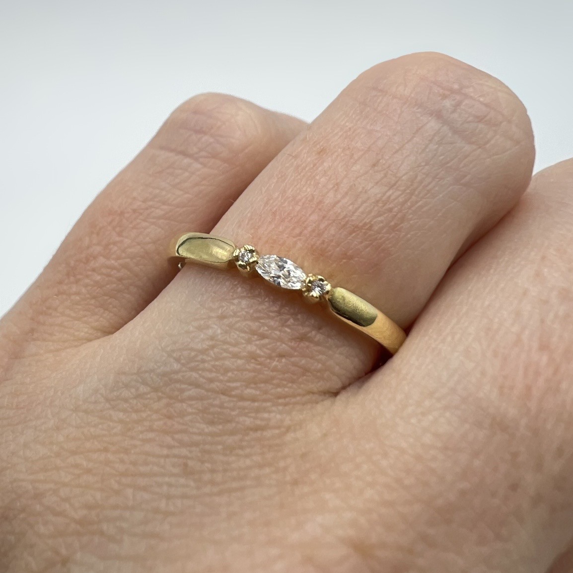 Ring Zoe handgjord diamanter guld 18 karat 